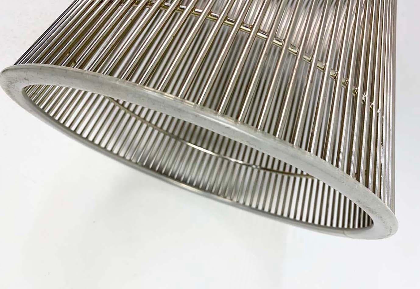 20ième siècle Table d'appoint vintage en nickel et marbre conçue par Warren Platner pour Knoll en vente