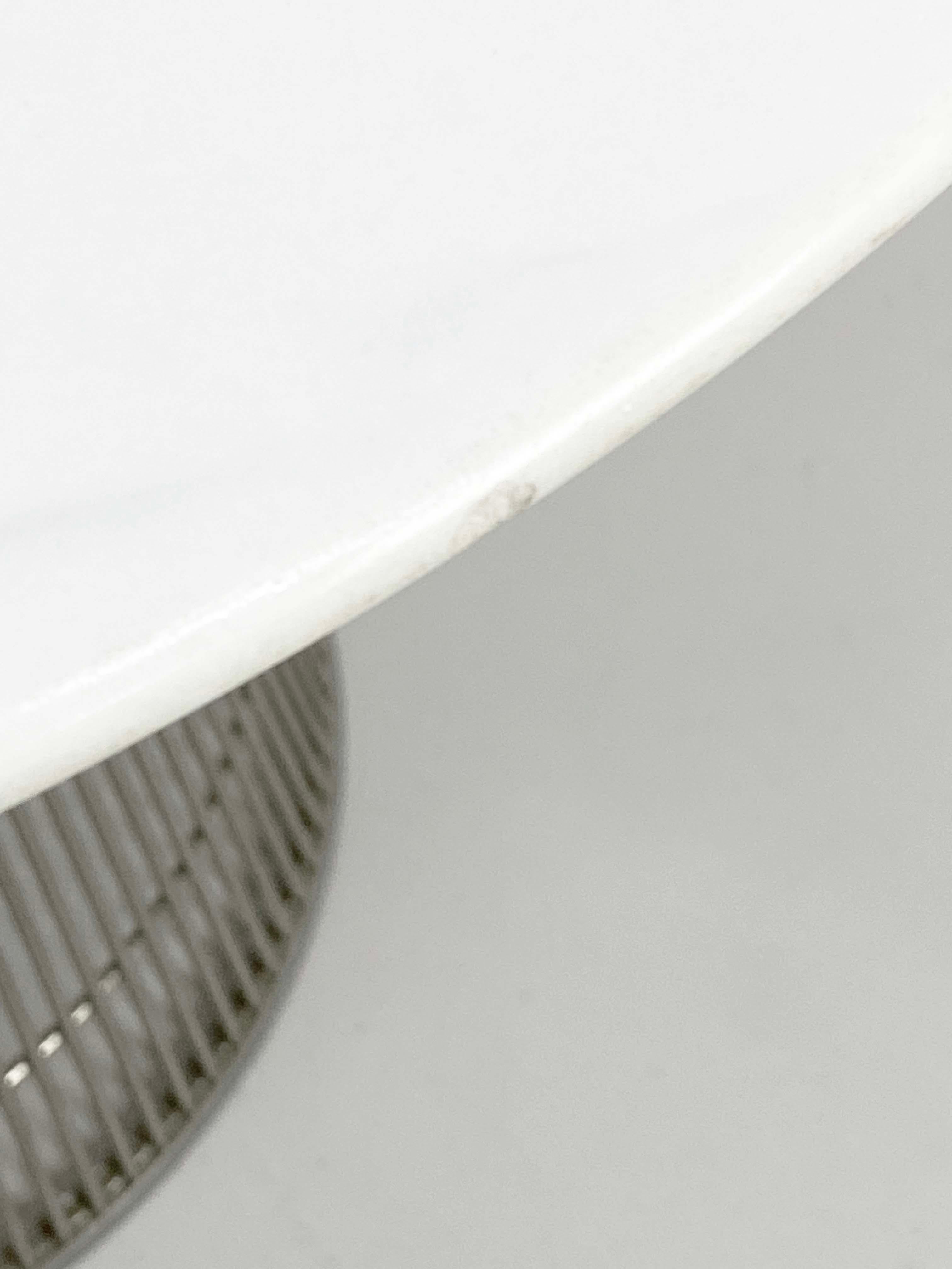 Nickel Table d'appoint vintage en nickel et marbre conçue par Warren Platner pour Knoll en vente