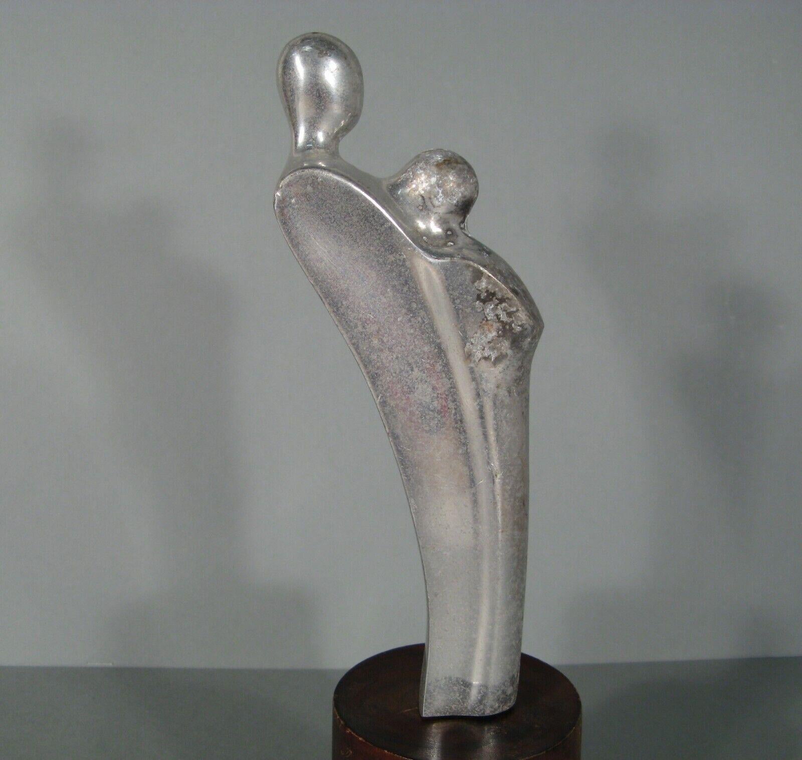 Escultura vintage de metal niquelado: Maternidad estilizada - 1Y101 en Bueno Estado en Bordeaux, FR