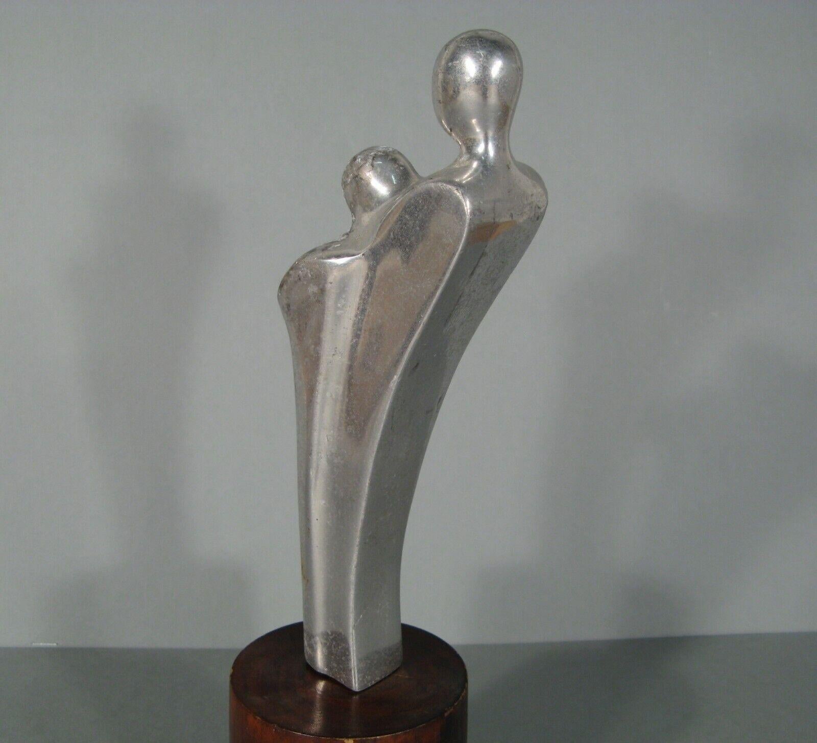 Escultura vintage de metal niquelado: Maternidad estilizada - 1Y101 Metal
