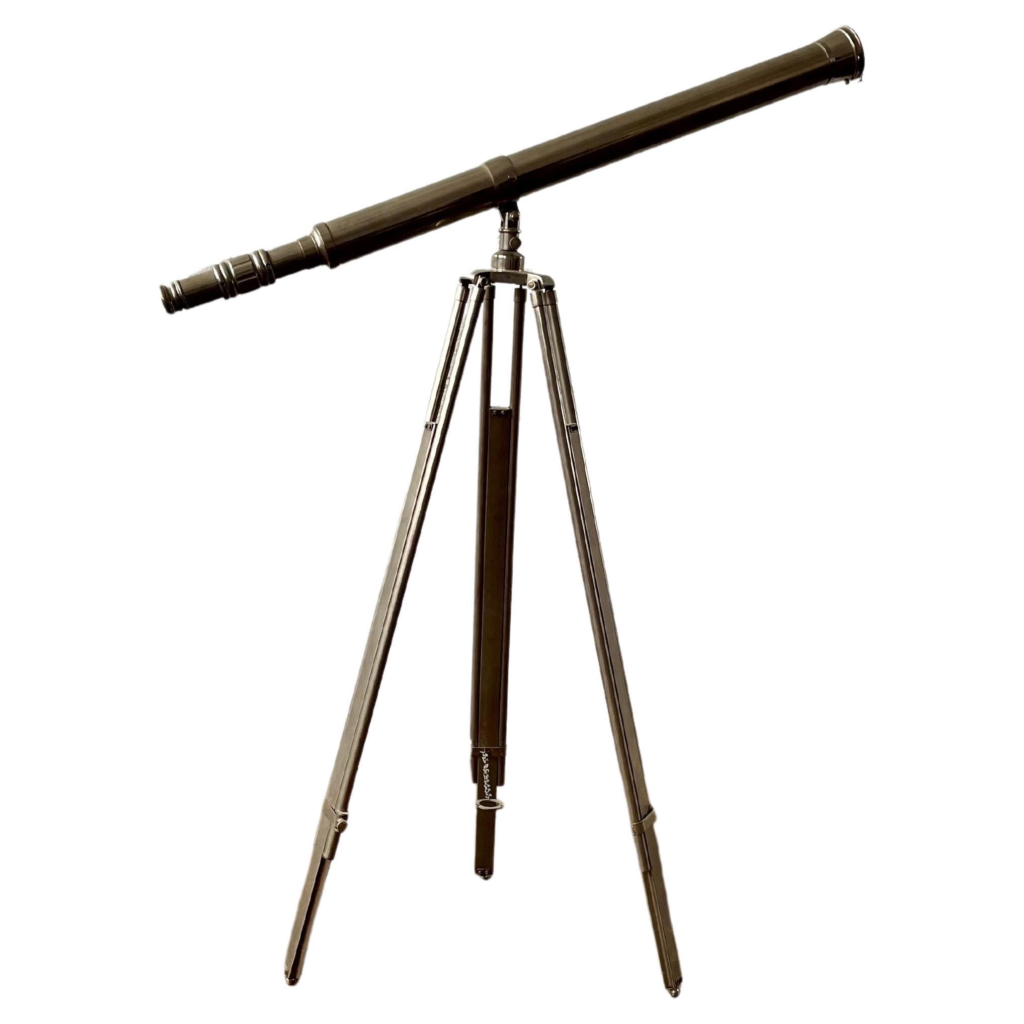 Vintage Nickel Teleskop auf Stativ im Angebot