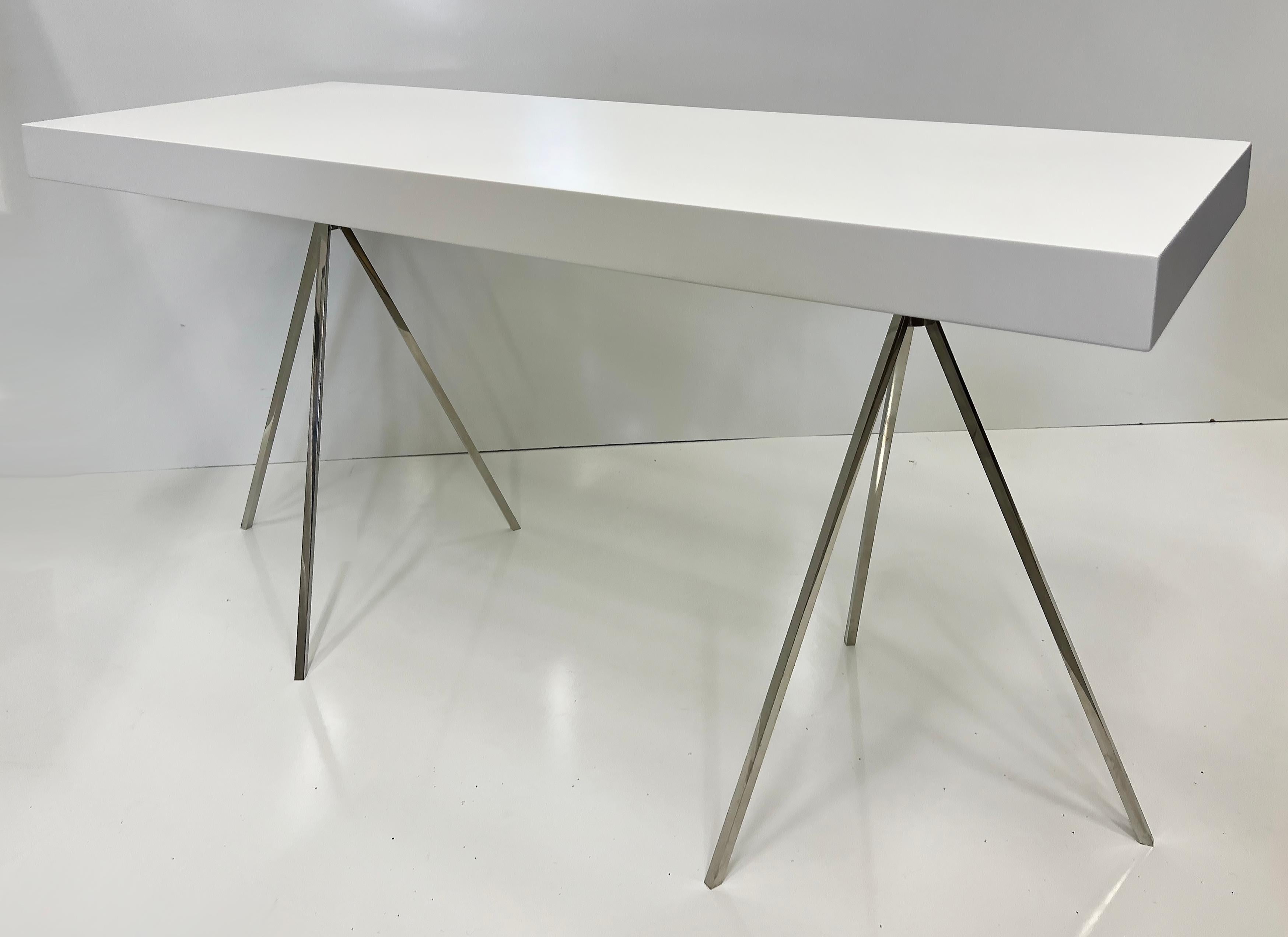 Vintage Niedermaier Furniture Mundo Tripod Desk Stainless Steel and Lacquer In Good Condition In Miami, FL