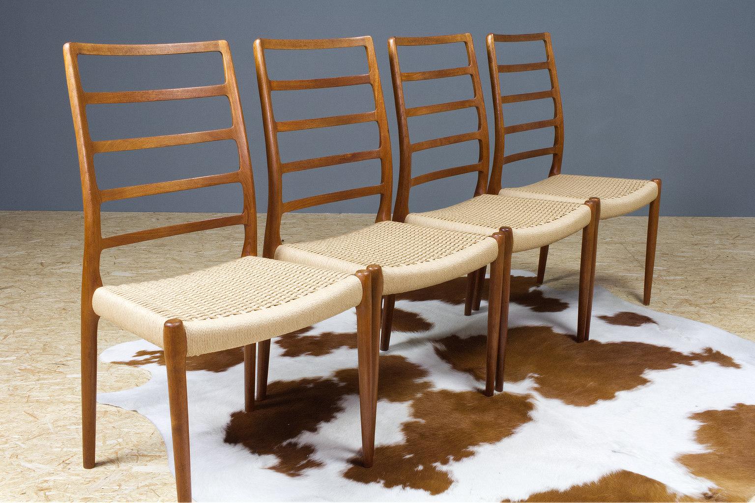 Mid-20th Century Vintage Niels O. Moller Set of 4 Dining Chair in Teak, Model 82, 1954 For Sale