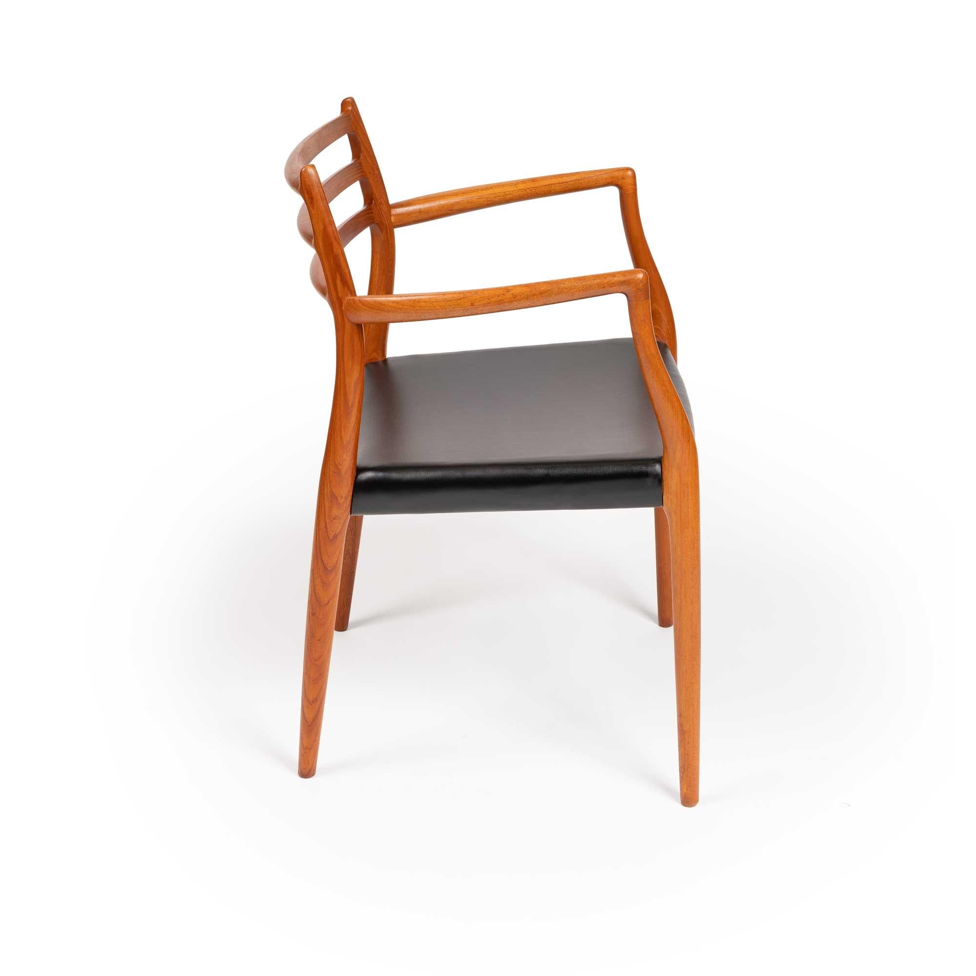 20ième siècle Chaises de salle à manger vintage Niels Otto Møller 78 & 62 en teck massif, ensemble de 8 en vente