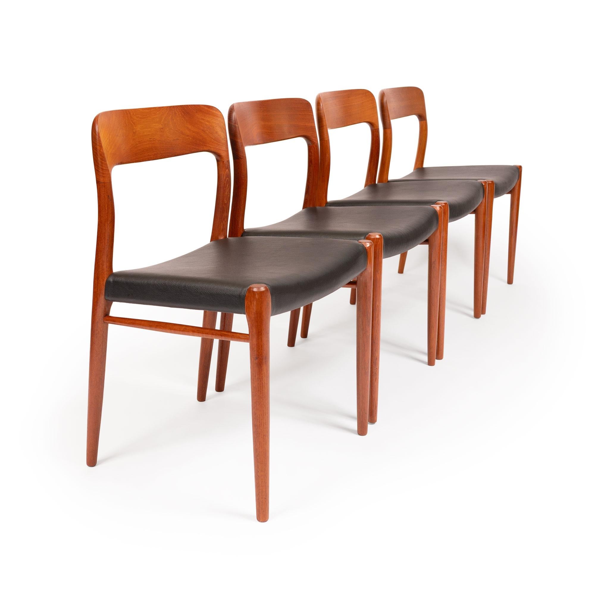 Mid-Century Modern Vintage Niels Otto Møller Model 75 Dining Chairs in Solid Teak (Set of 4) For Sale