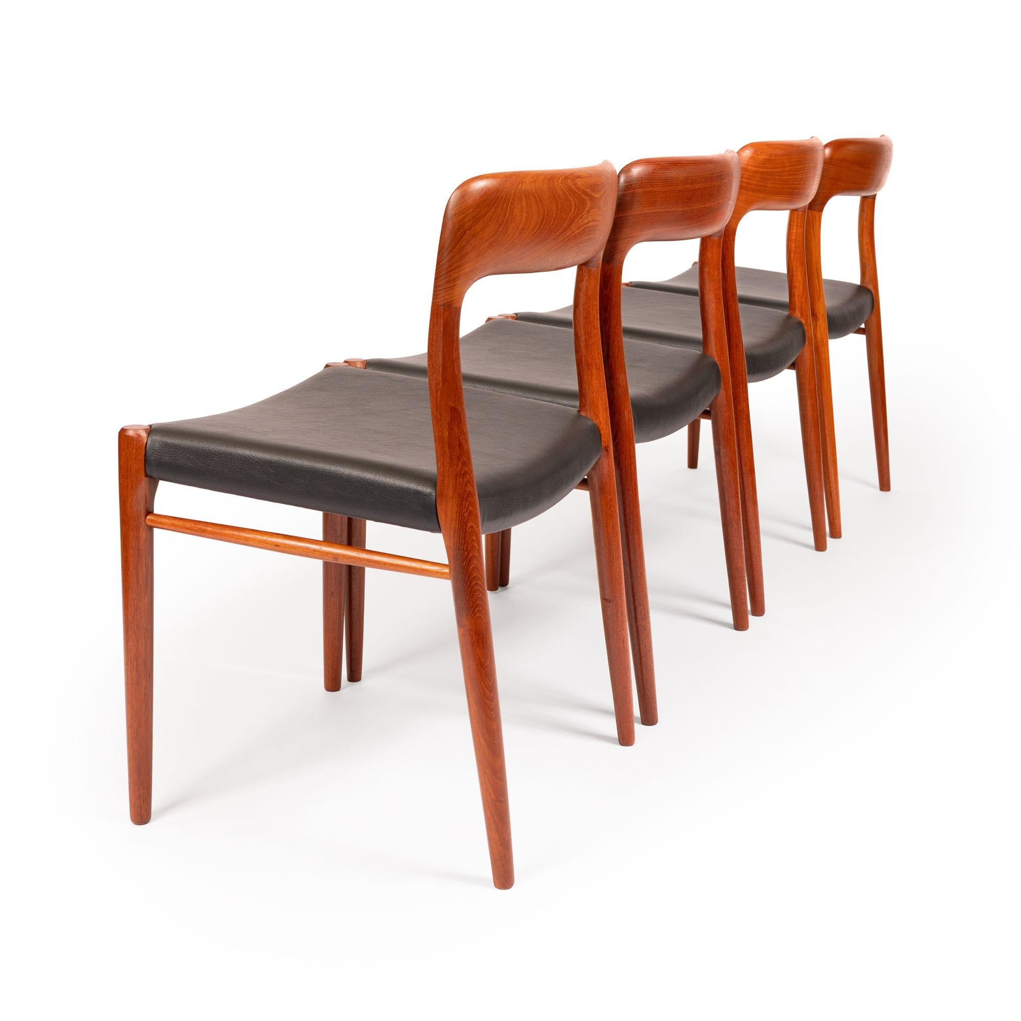 Danish Vintage Niels Otto Møller Model 75 Dining Chairs in Solid Teak (Set of 4) For Sale