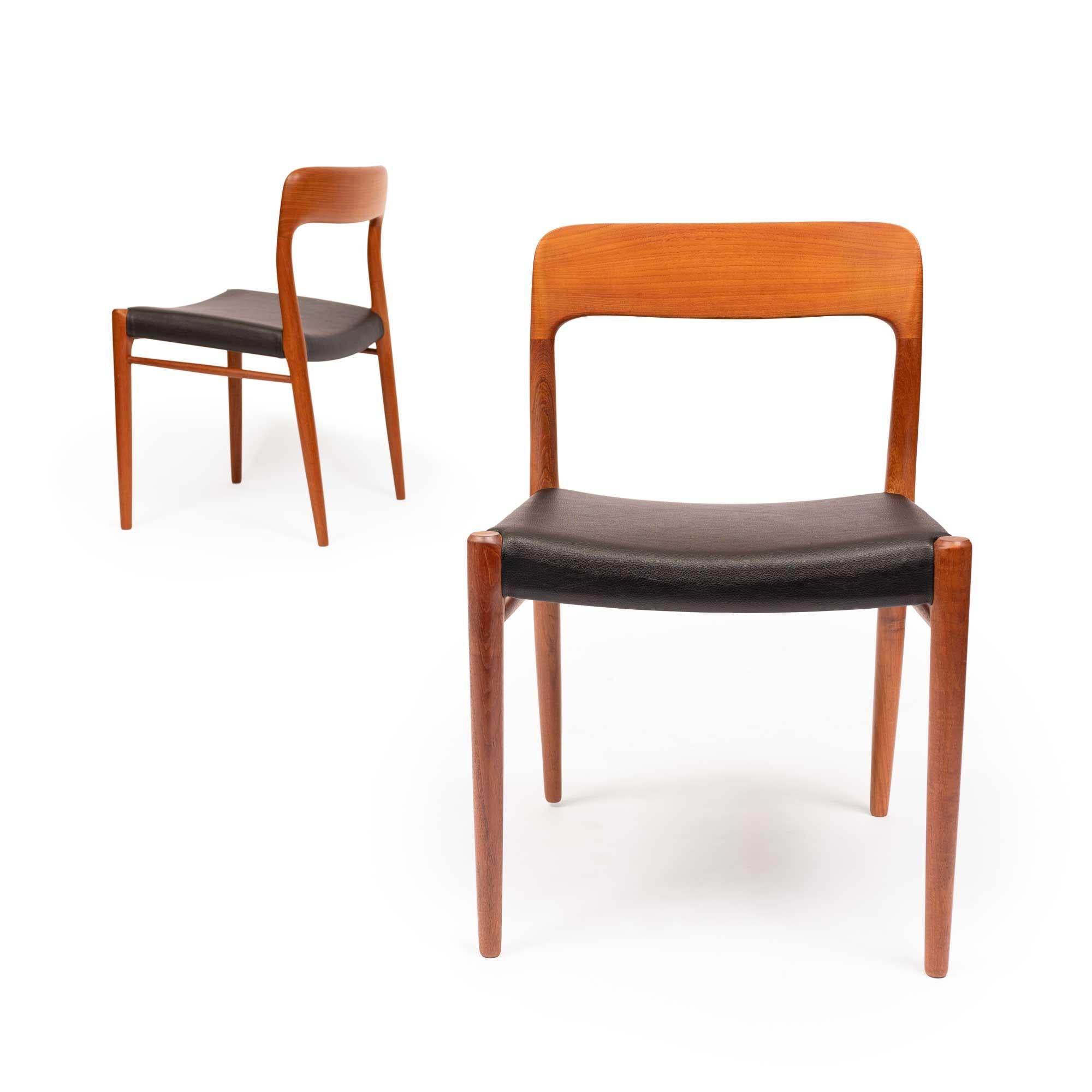 Vintage Niels Otto Møller Model 75 Dining Chairs in Solid Teak (Set of 4) in vendita 2