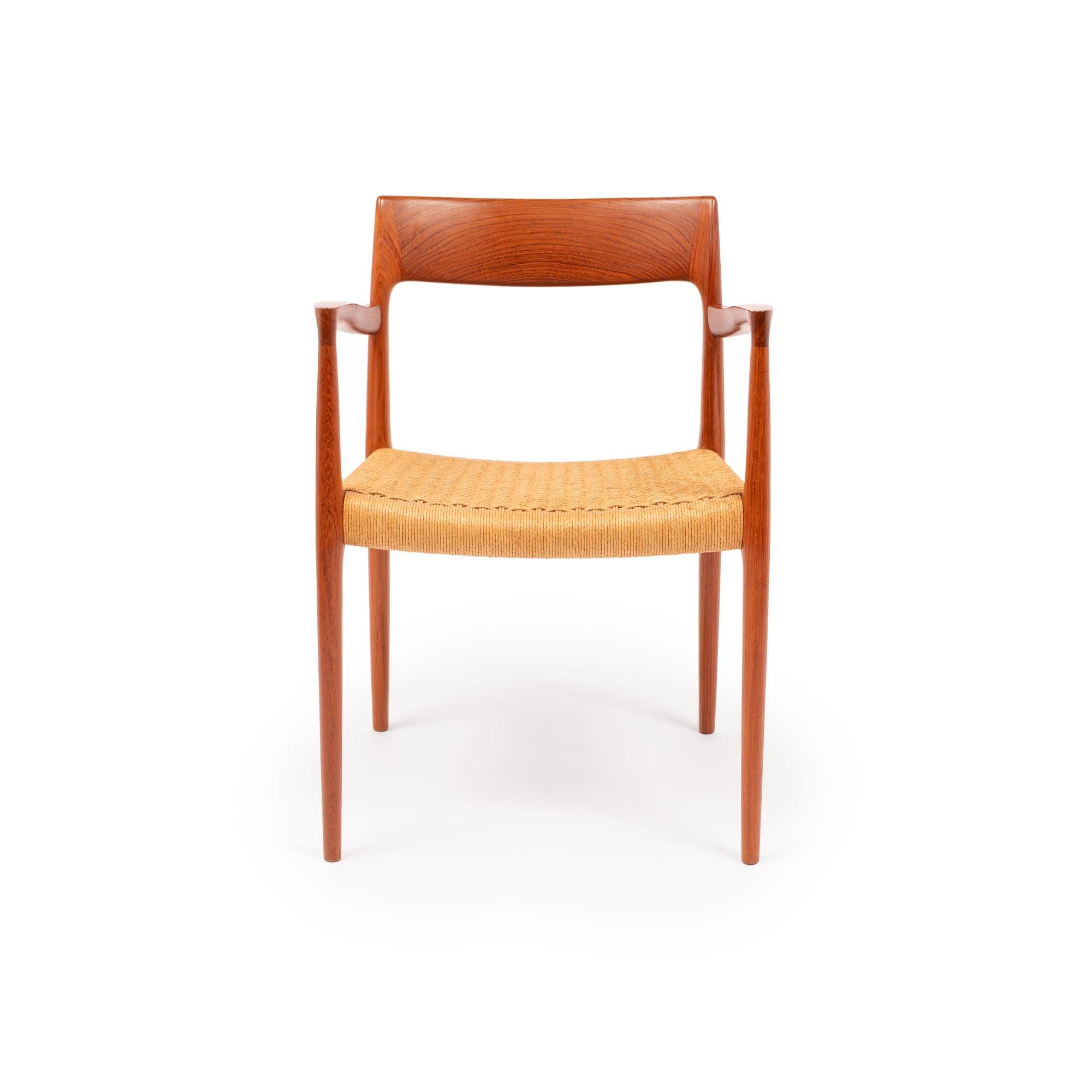 Sedie da pranzo in teak Niels Otto Møller Modello 77 e 57 d'epoca con cordone di carta danese In condizioni buone in vendita a Emeryville, CA