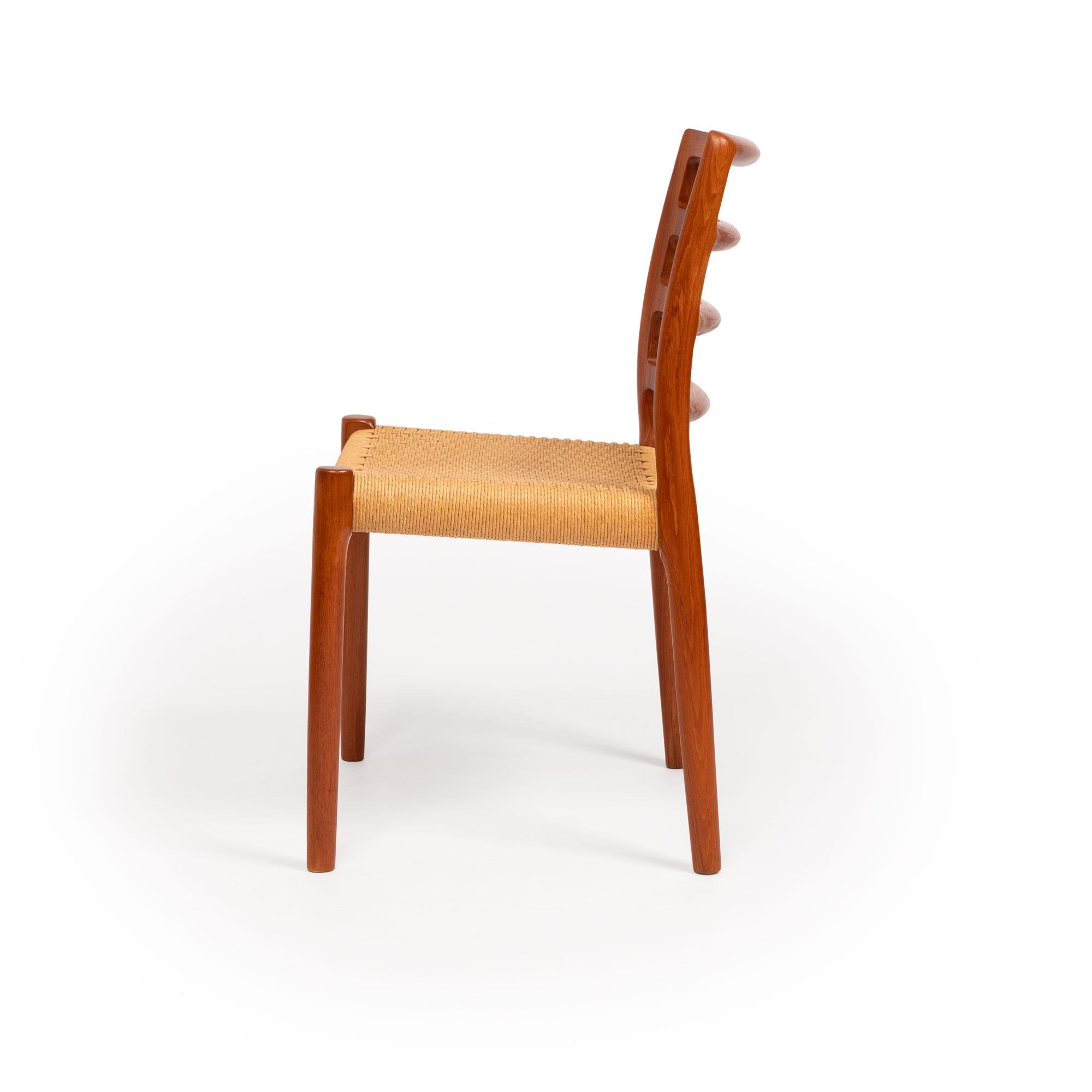 Sedie da pranzo in teak d'epoca Niels Otto Møller Model 85 in papercord danese in vendita 2