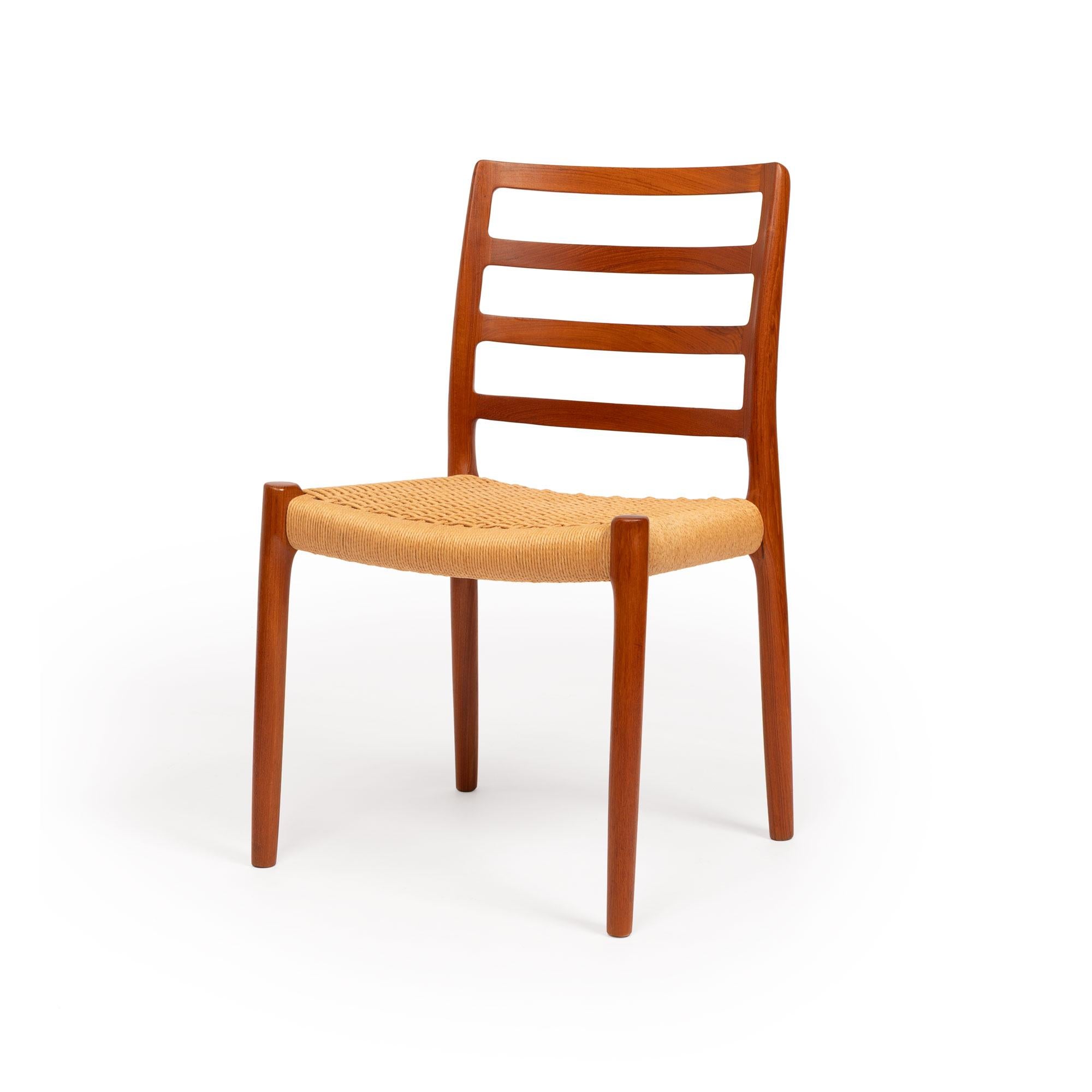 Sedie da pranzo in teak d'epoca Niels Otto Møller Model 85 in papercord danese in vendita 4