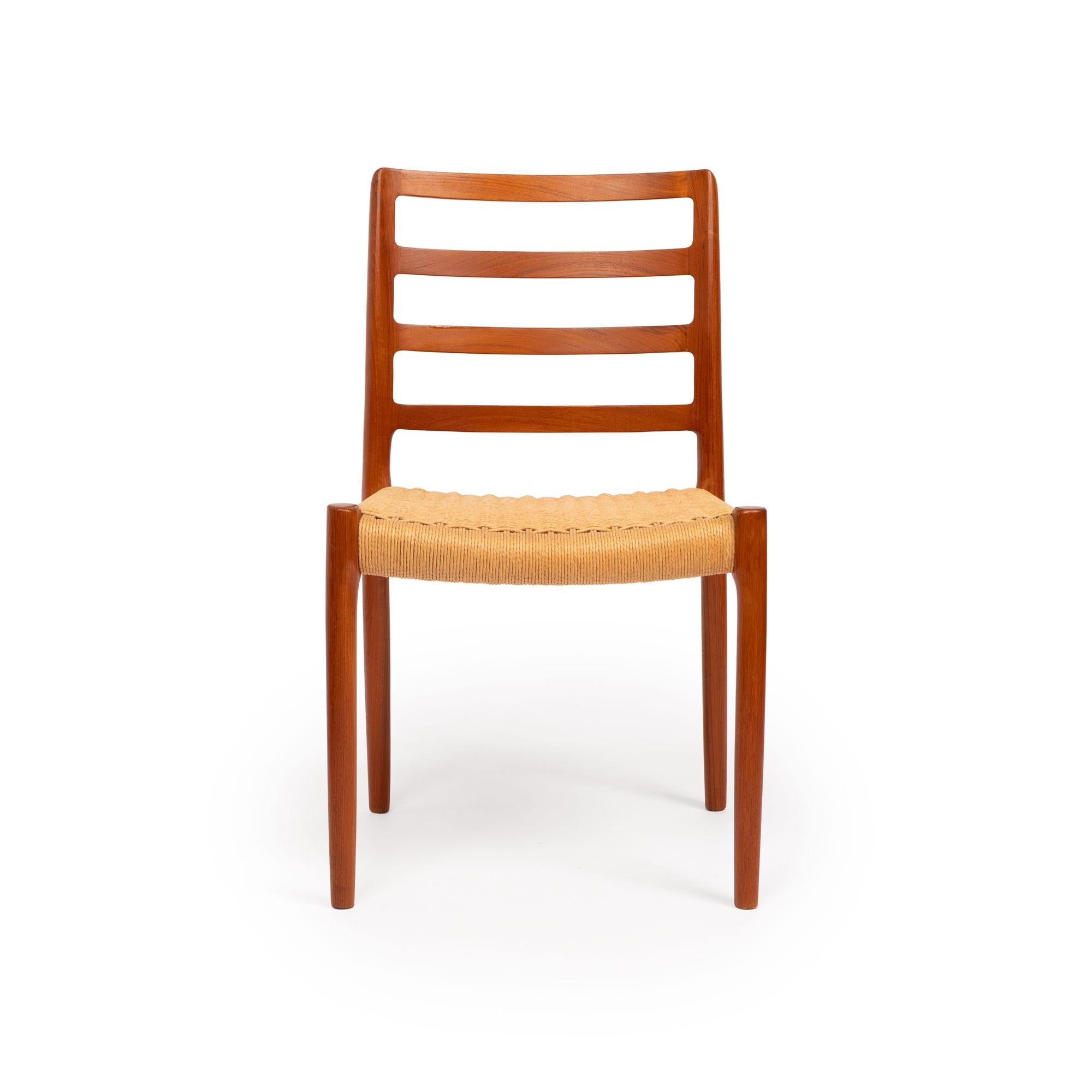 Tessuto a mano Sedie da pranzo in teak d'epoca Niels Otto Møller Model 85 in papercord danese in vendita