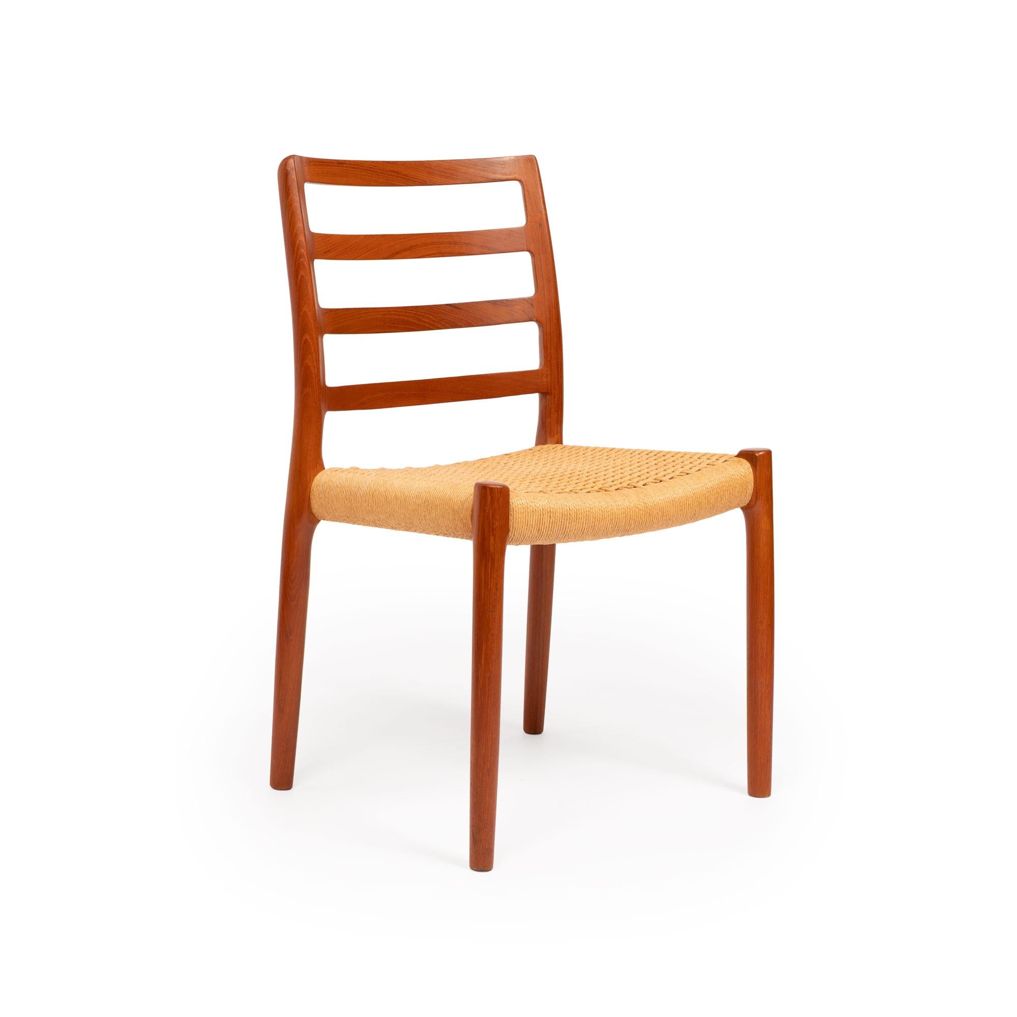 Sedie da pranzo in teak d'epoca Niels Otto Møller Model 85 in papercord danese In condizioni buone in vendita a Emeryville, CA