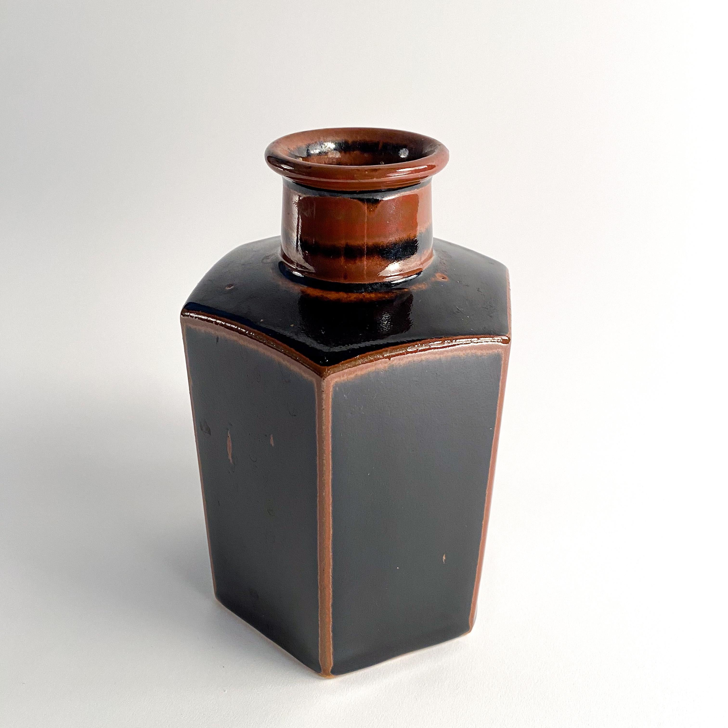 Mid-Century Modern Vintage Niels Refsgaard Black Hexagon Stoneware Vase for Dansk For Sale