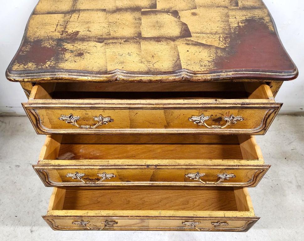 Vintage Nightstand Chest of Drawers Giltwood Gold Leaf In Good Condition For Sale In Lake Worth, FL