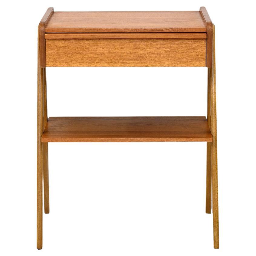 Vintage Maple Nightstand Cabinets with Pull-Out Tray For Sale at 1stDibs