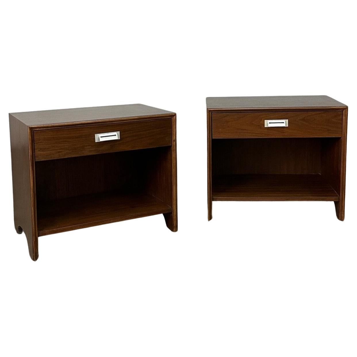 Vintage nightstands by Lane pair For Sale at 1stDibs