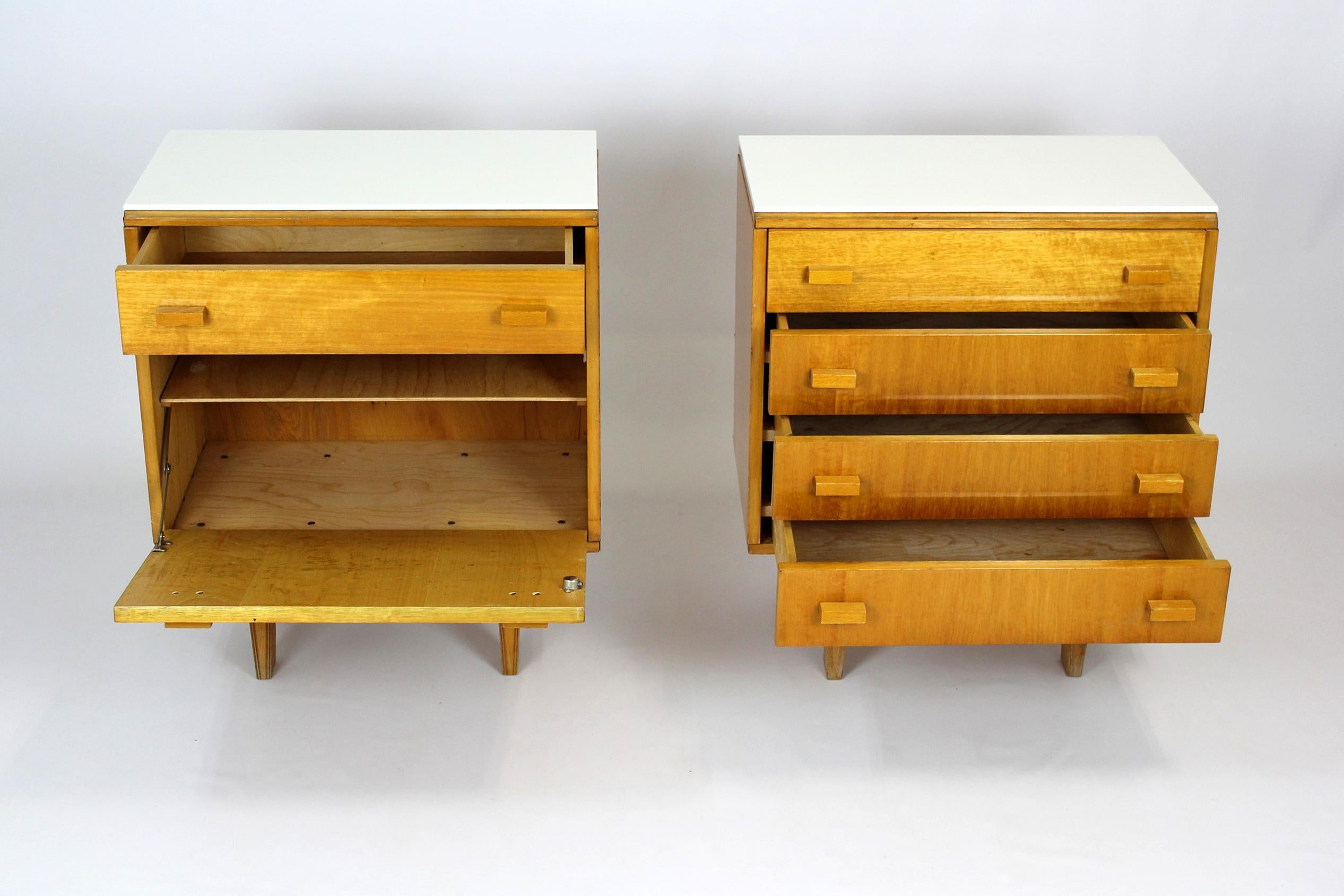 Mid-Century Modern Vintage Nightstands with White Glass Tops, 1970s, Set of 2
