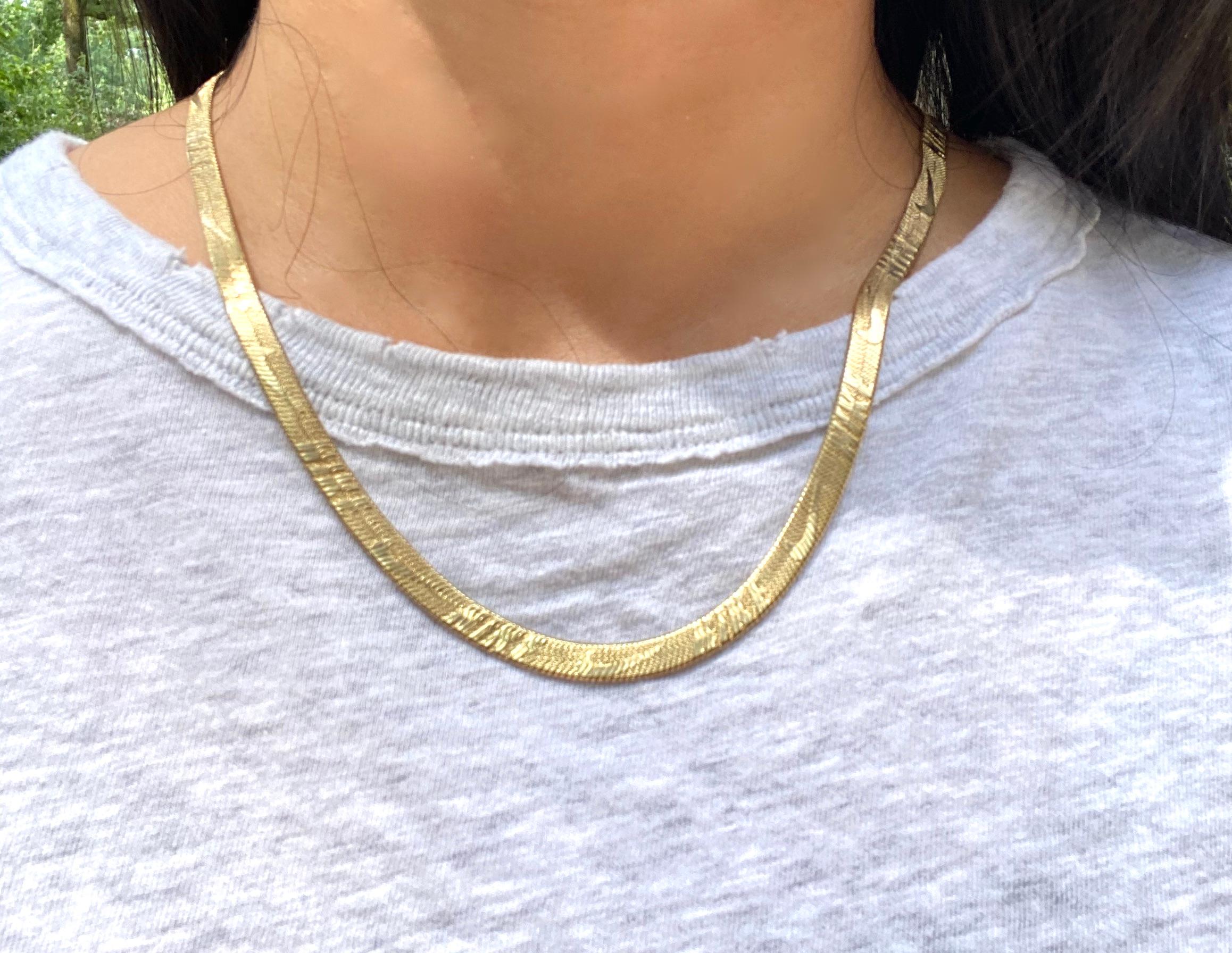 Nike Gold Necklace – Romeo Delauris