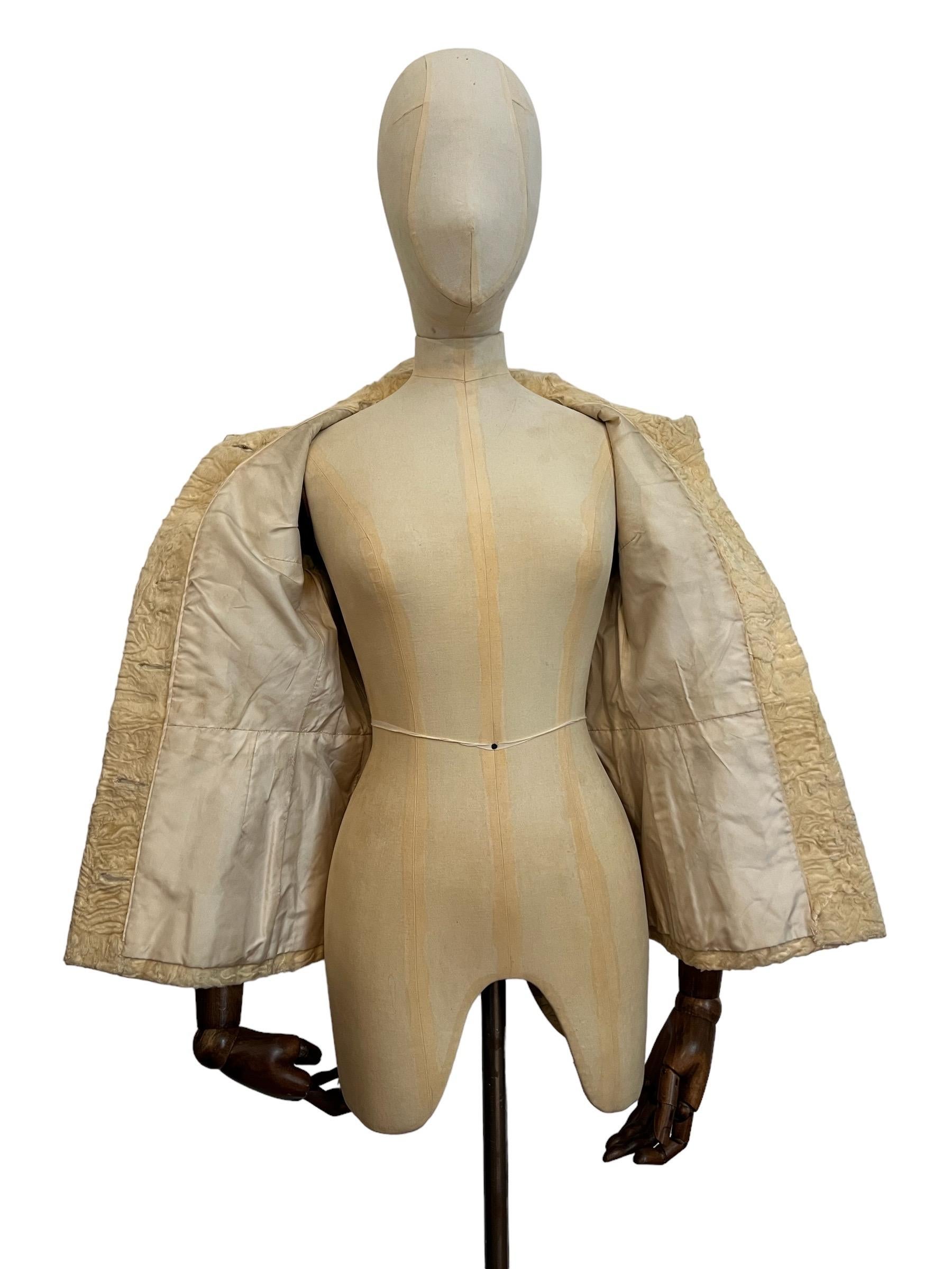 Vintage Nina Ricci Haute Couture Cremefarbene Karakul Astrakhan Jacke in gebrochenem Weiß  im Angebot 6