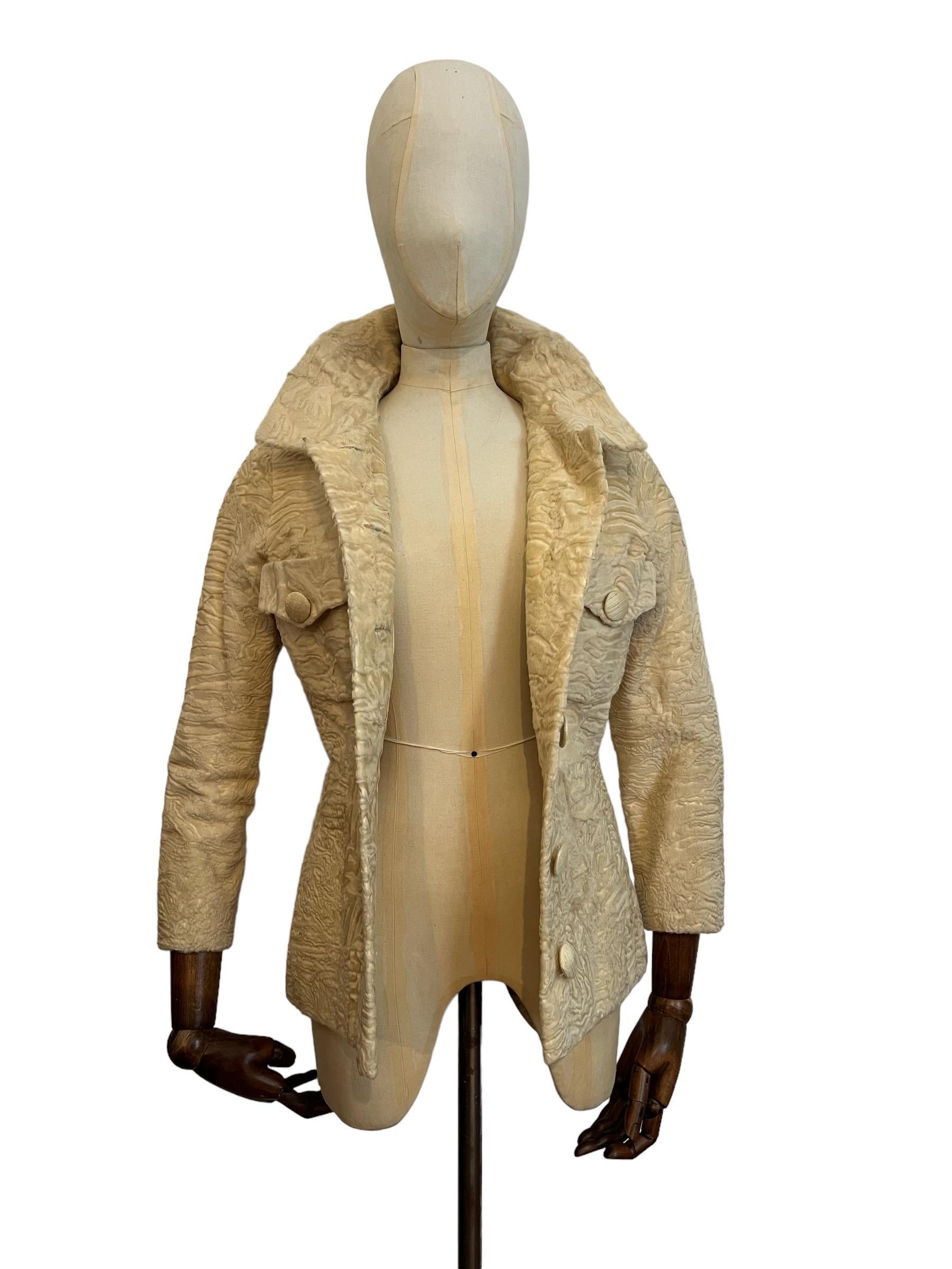 Vintage Nina Ricci Haute Couture Cremefarbene Karakul Astrakhan Jacke in gebrochenem Weiß  im Angebot 10