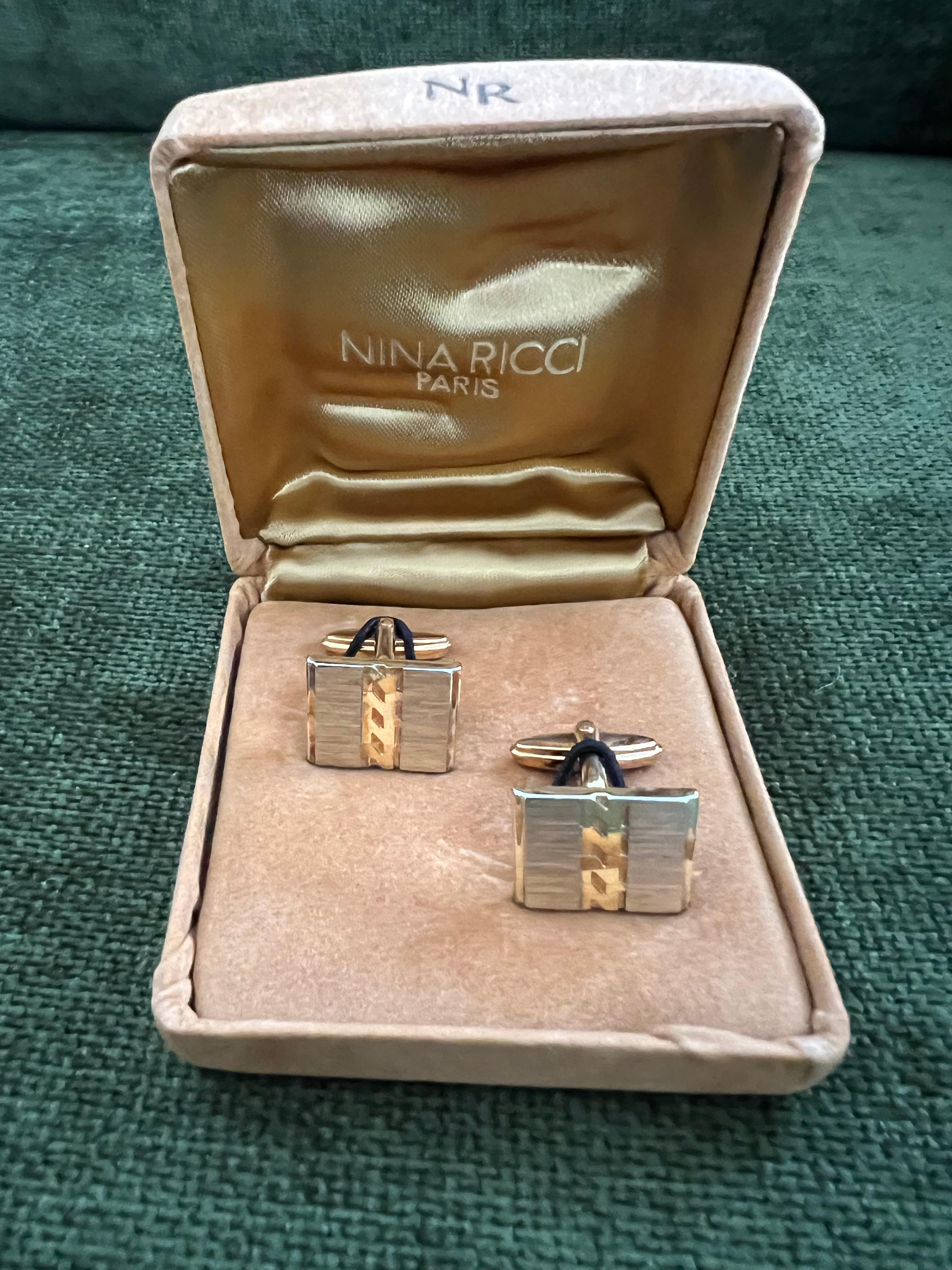 Boutons de manchette vintage Nina Ricci PARIS, plaqué or dans l'étui d'origine, Circa 1990 Excellent état à New York, NY