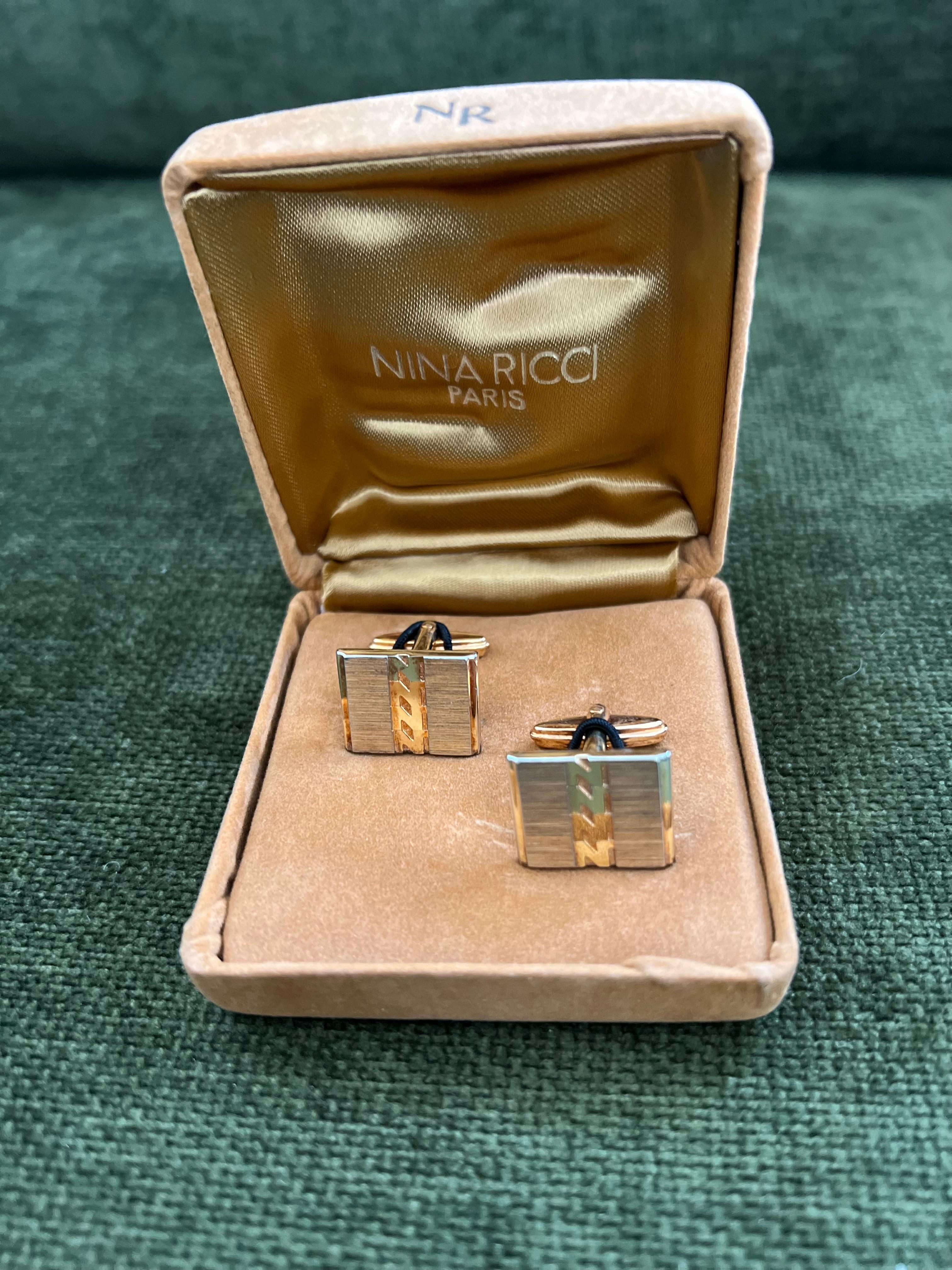  Boutons de manchette vintage Nina Ricci PARIS, plaqué or dans l'étui d'origine, Circa 1990 Unisexe 