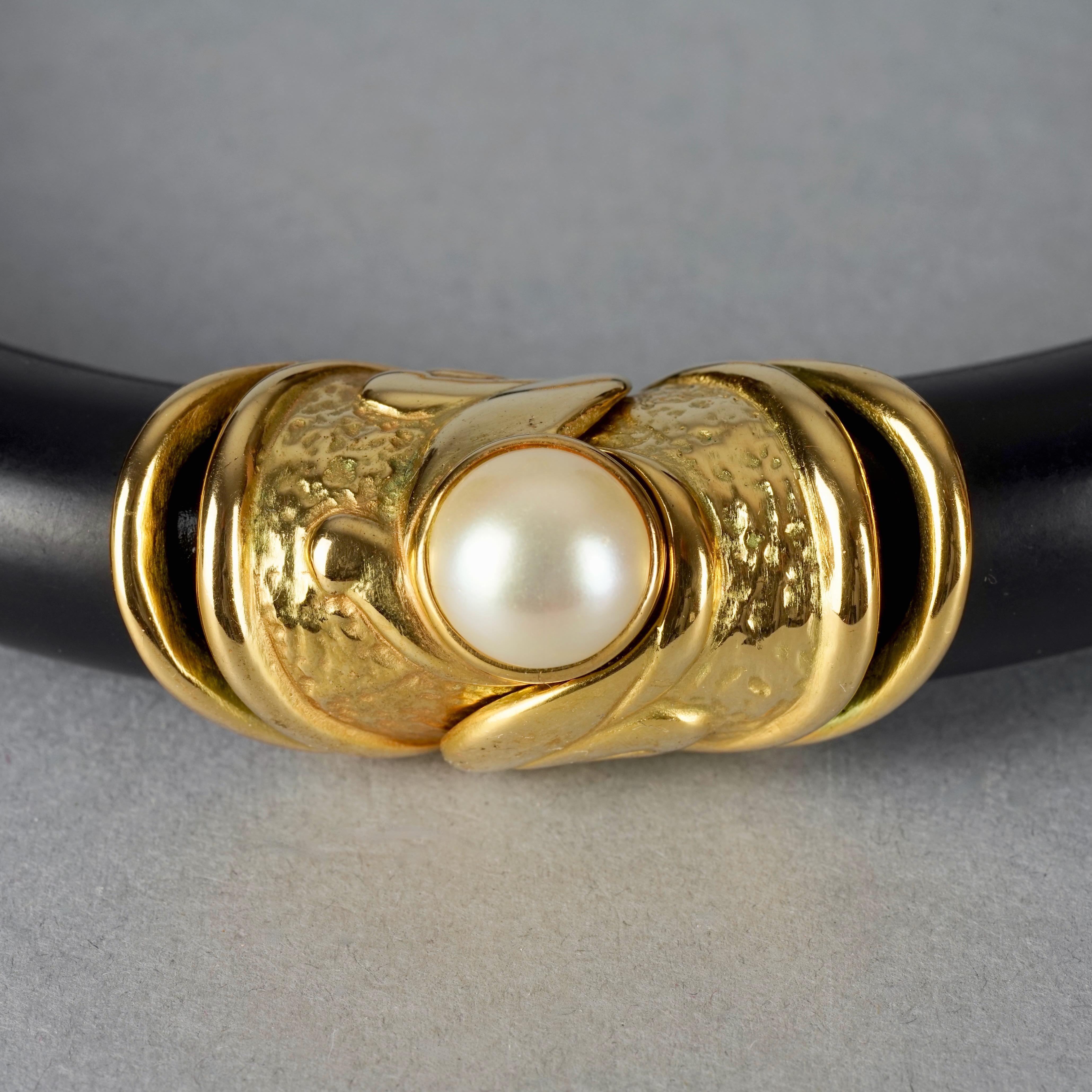 Women's Vintage NINA RICCI Pearl Wood Illusion Resin Rigid Choker Necklace For Sale
