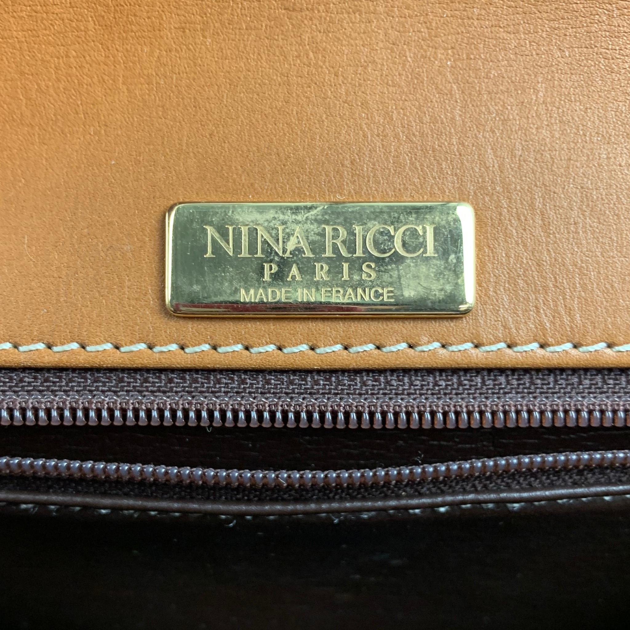 Vintage NINA RICCI Tan & Gold Contrast Stitch Leather Clutch Handbag In Good Condition In San Francisco, CA