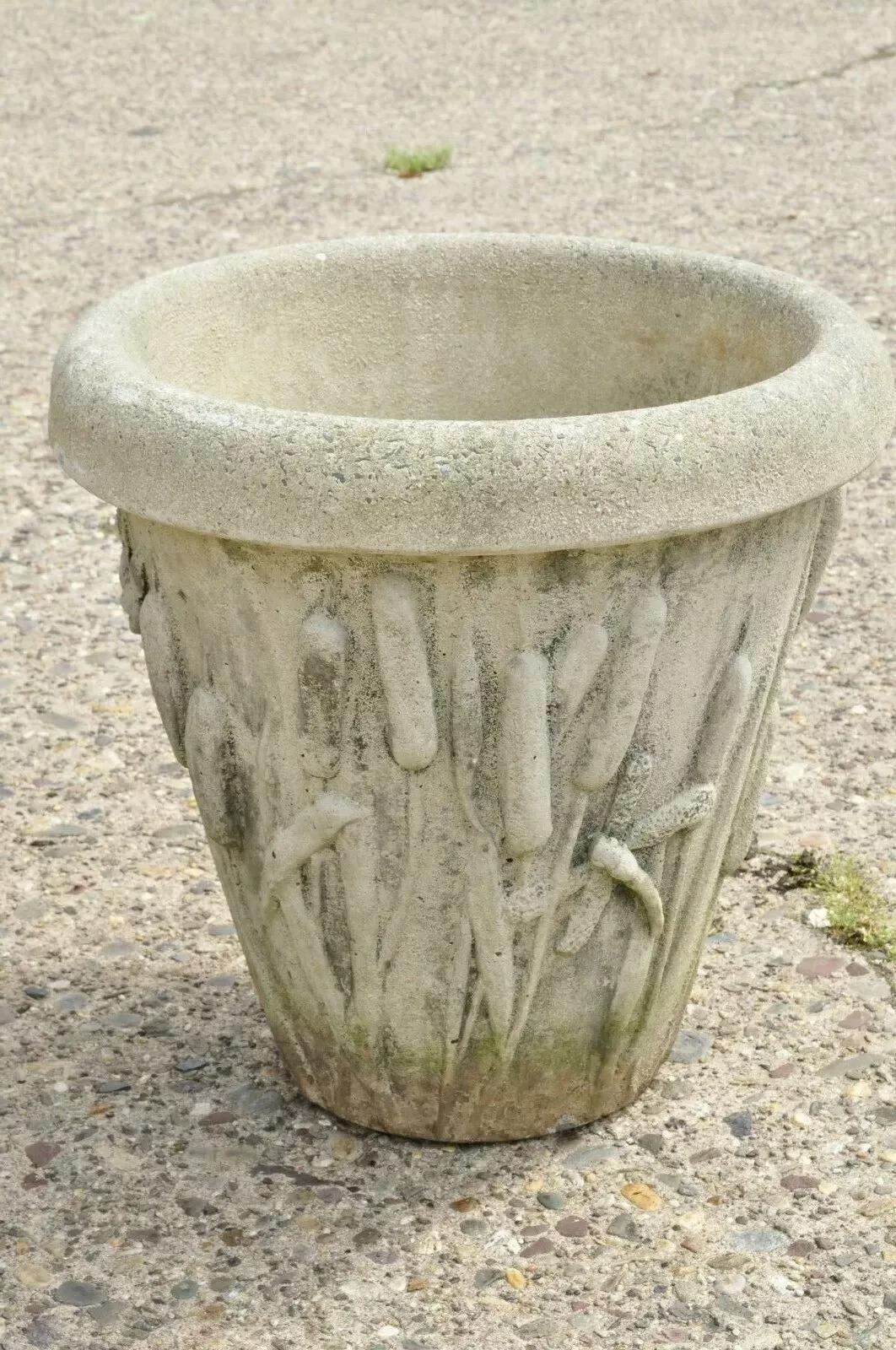 Vintage Nina Studio Maceta de cemento para jardín con hojas de espadaña y libélula de cemento Desconocido en venta