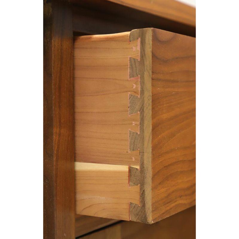 Paire de tables de nuit Mission Arts & Crafts en cèdre massif - Mobilier noble 5