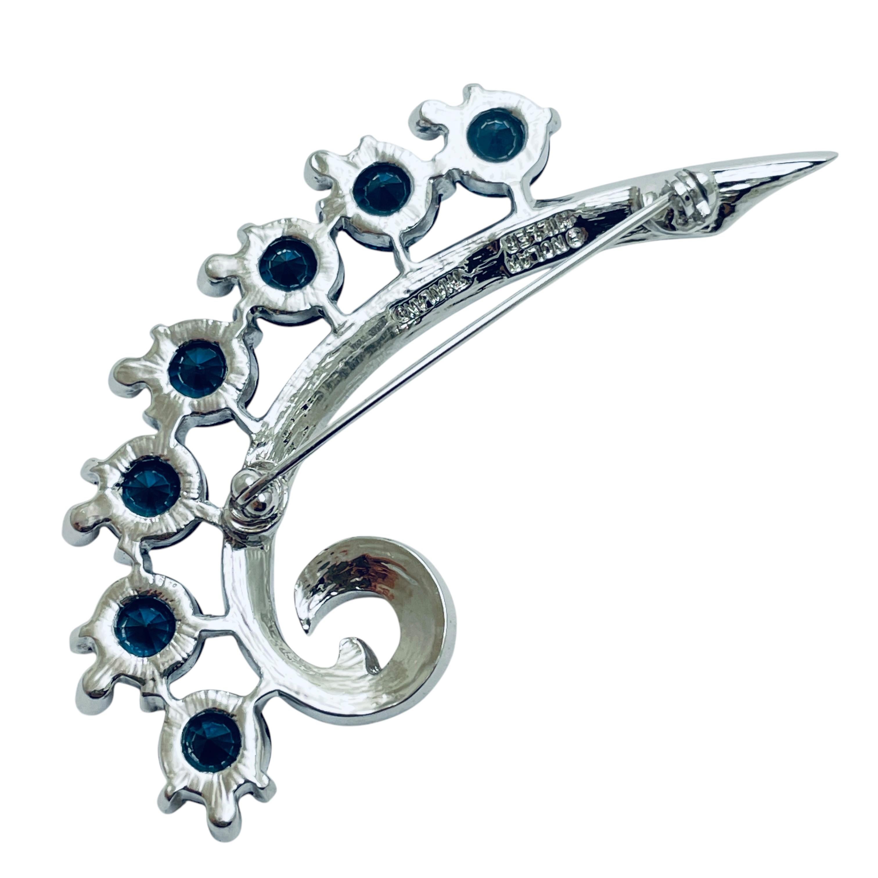 Women's Vintage NOLAN MILLER silver tone sapphire glass designer brooch For Sale