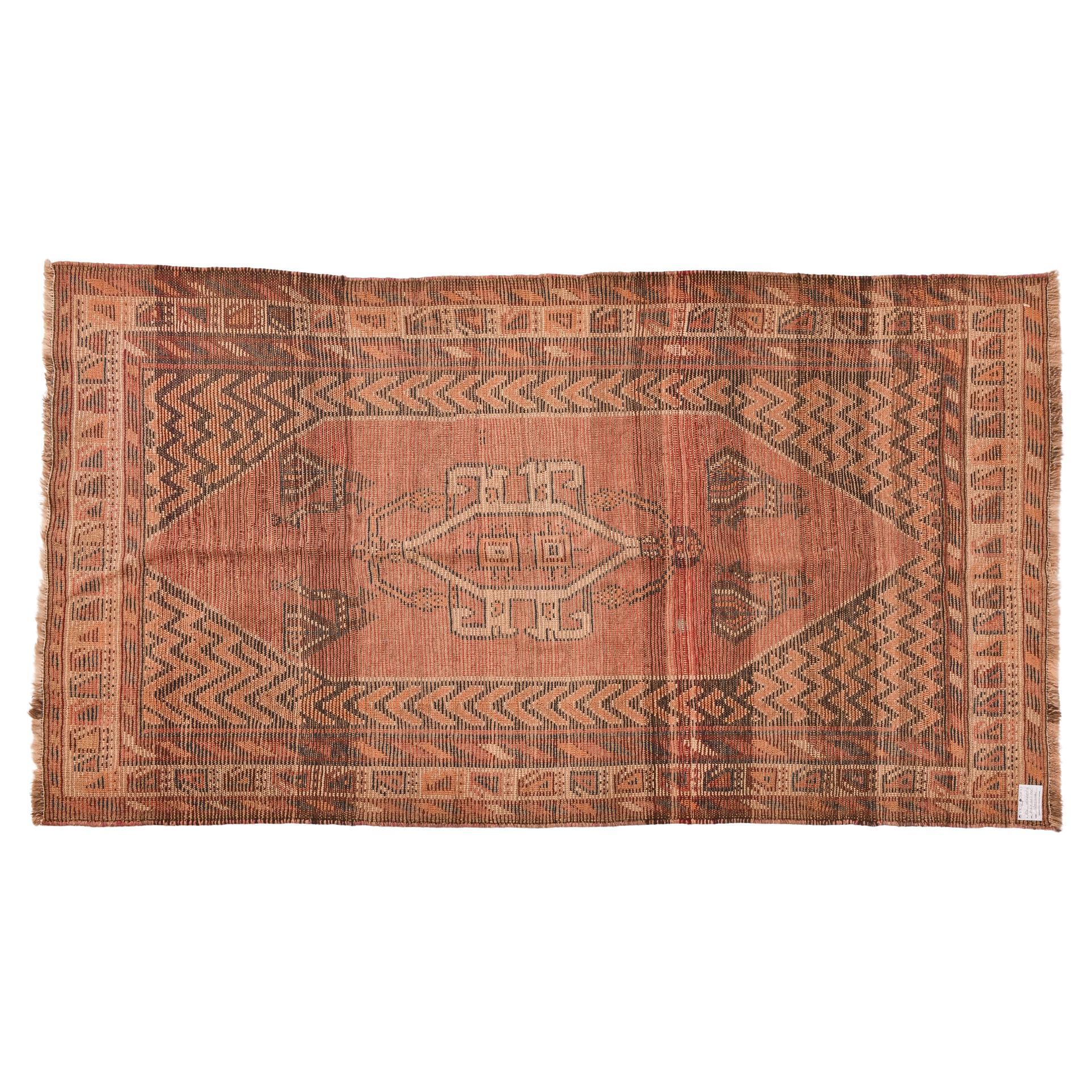 Autre Tapis nomade vintage avec paons en vente