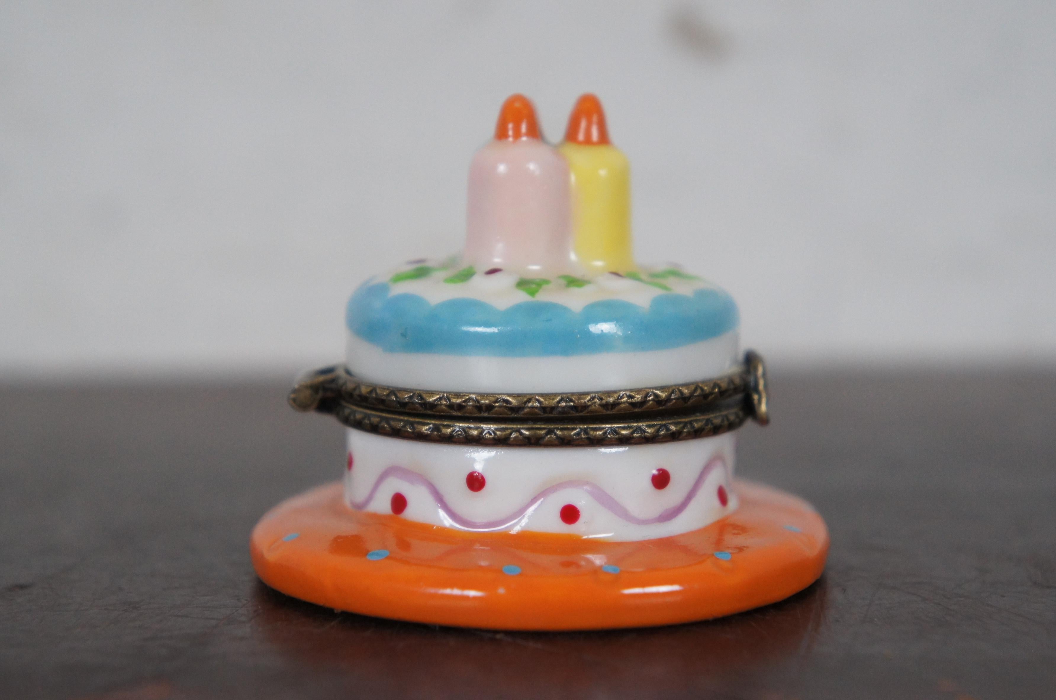 Vintage Nomoges Porcelain Birthday Cake Limoge Trinket Pill Box In Good Condition In Dayton, OH