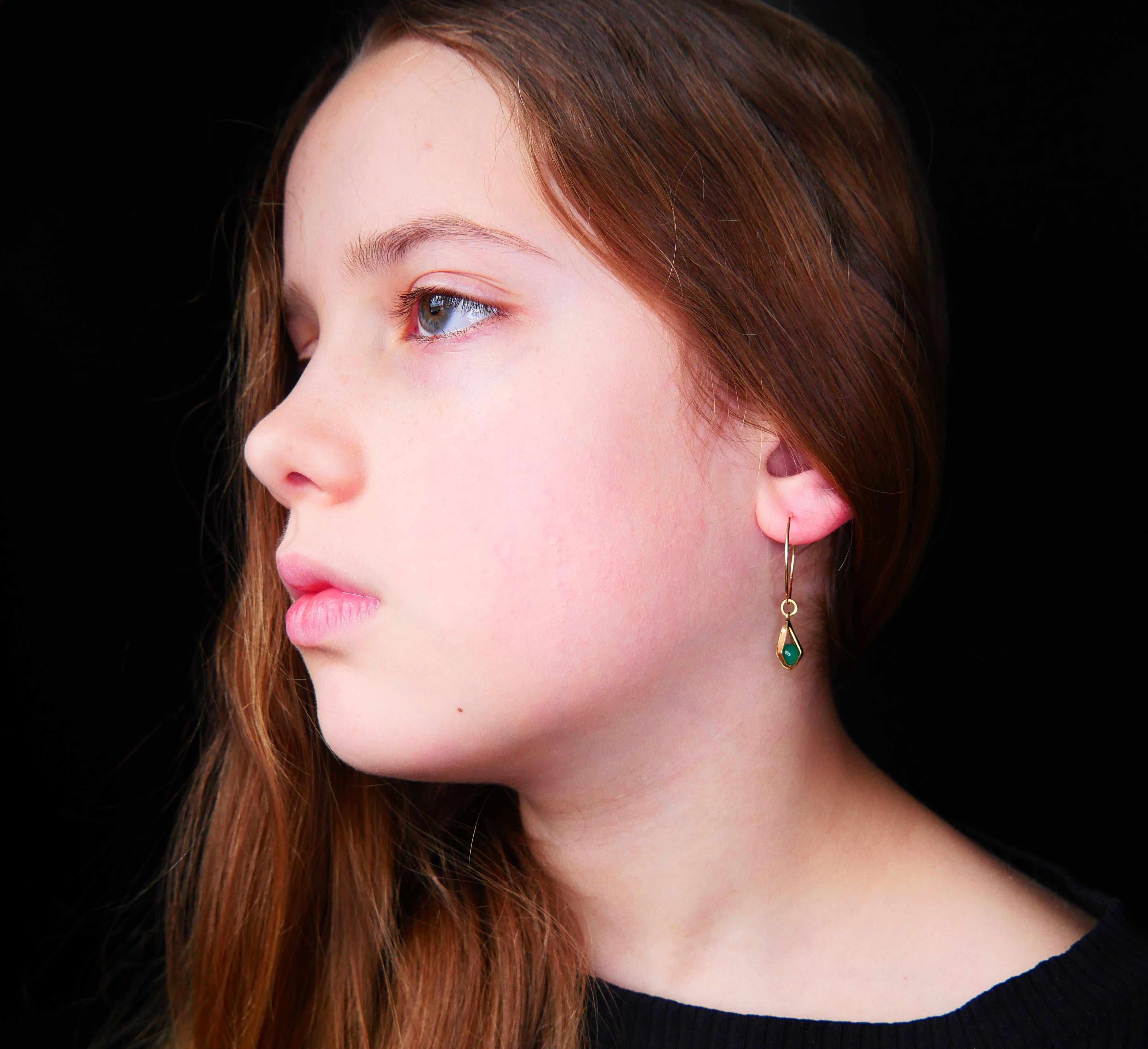Women's Vintage Nordic Earrings natural Green Chalcedony solid 18K Gold /2.7gr For Sale