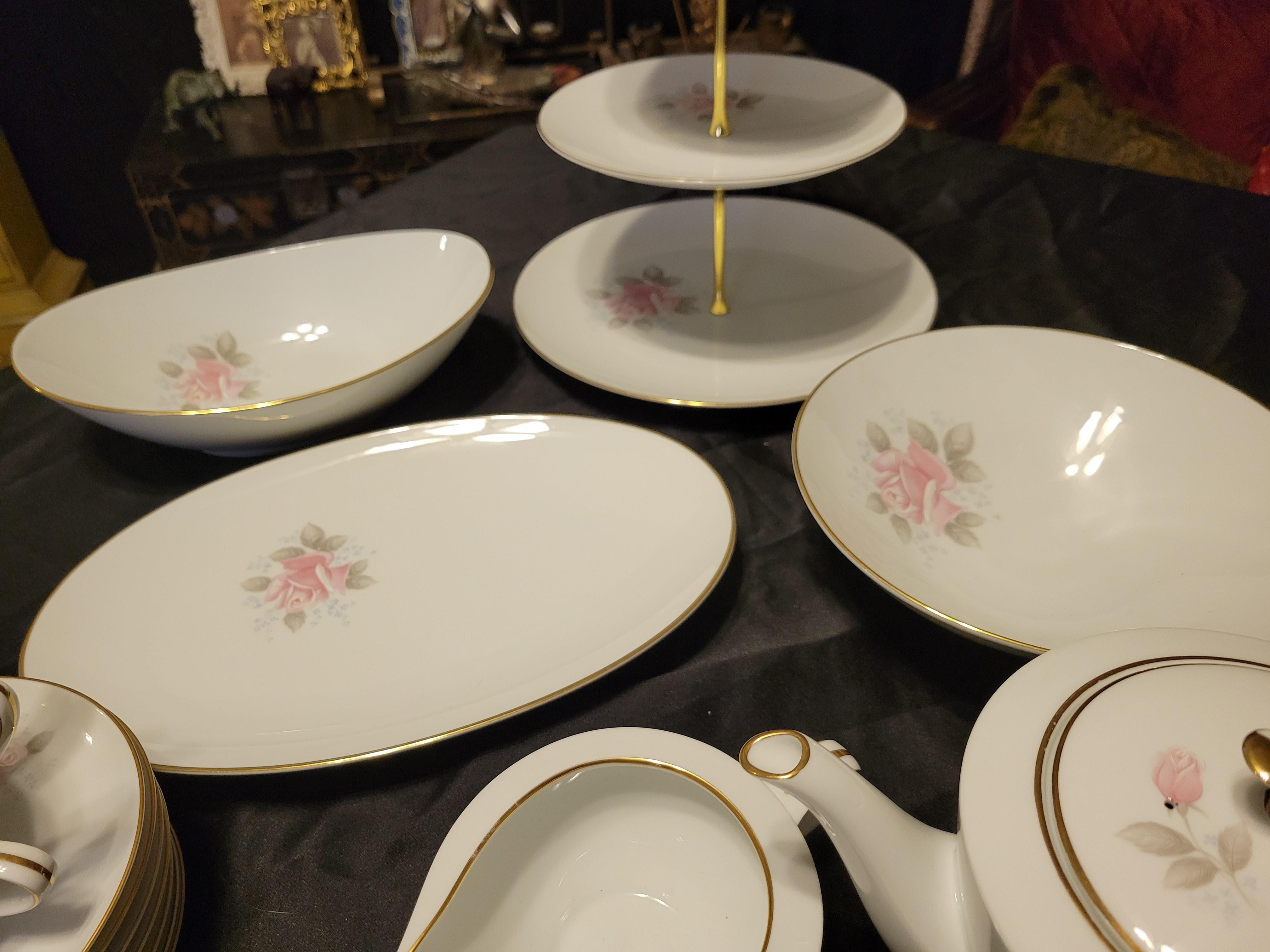 Vintage Noritake 'Roseville' Fine China Dining Set for 8 Persons - 79 Items For Sale 10