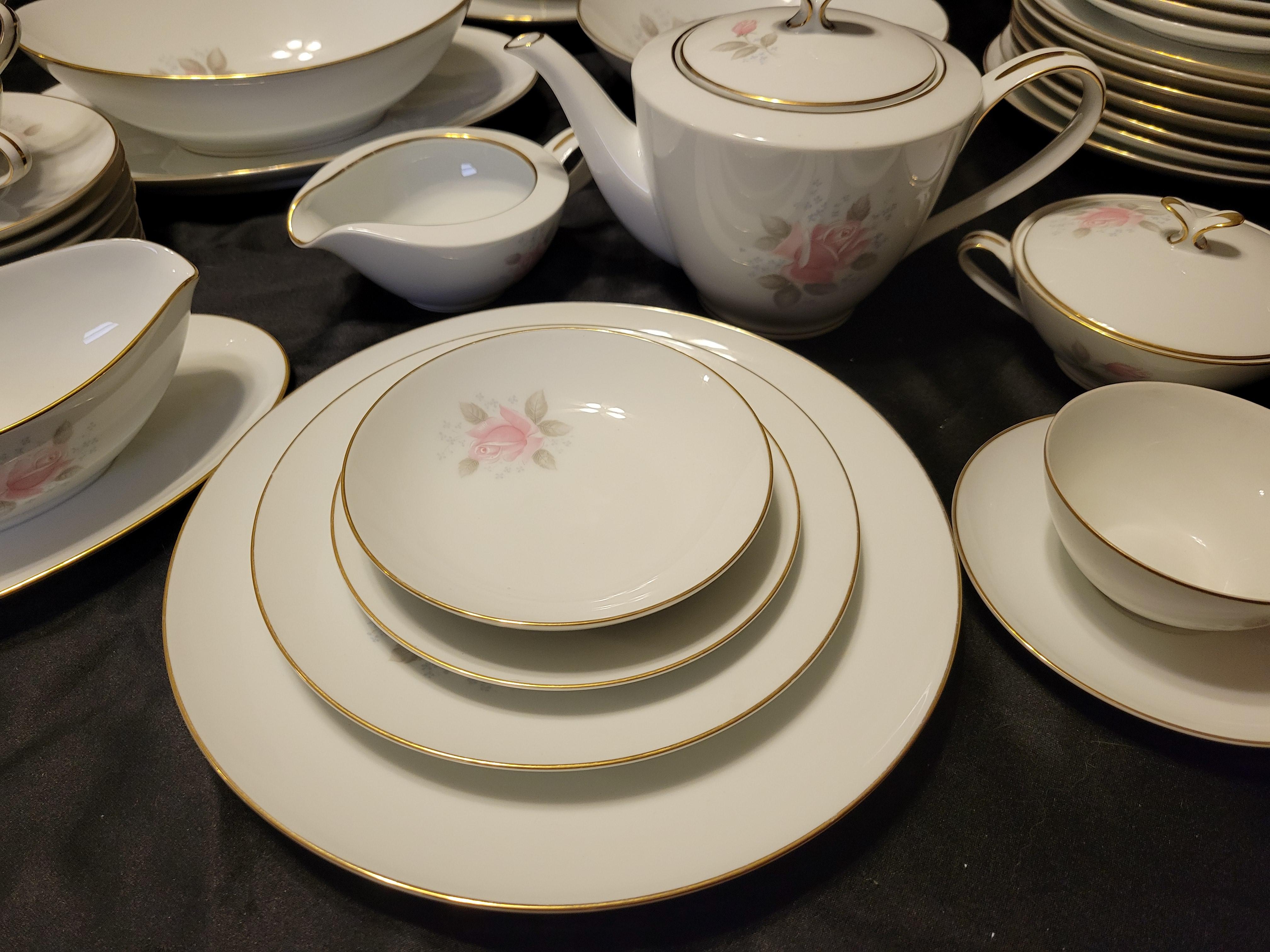 Porcelain Vintage Noritake 'Roseville' Fine China Dining Set for 8 Persons - 79 Items For Sale