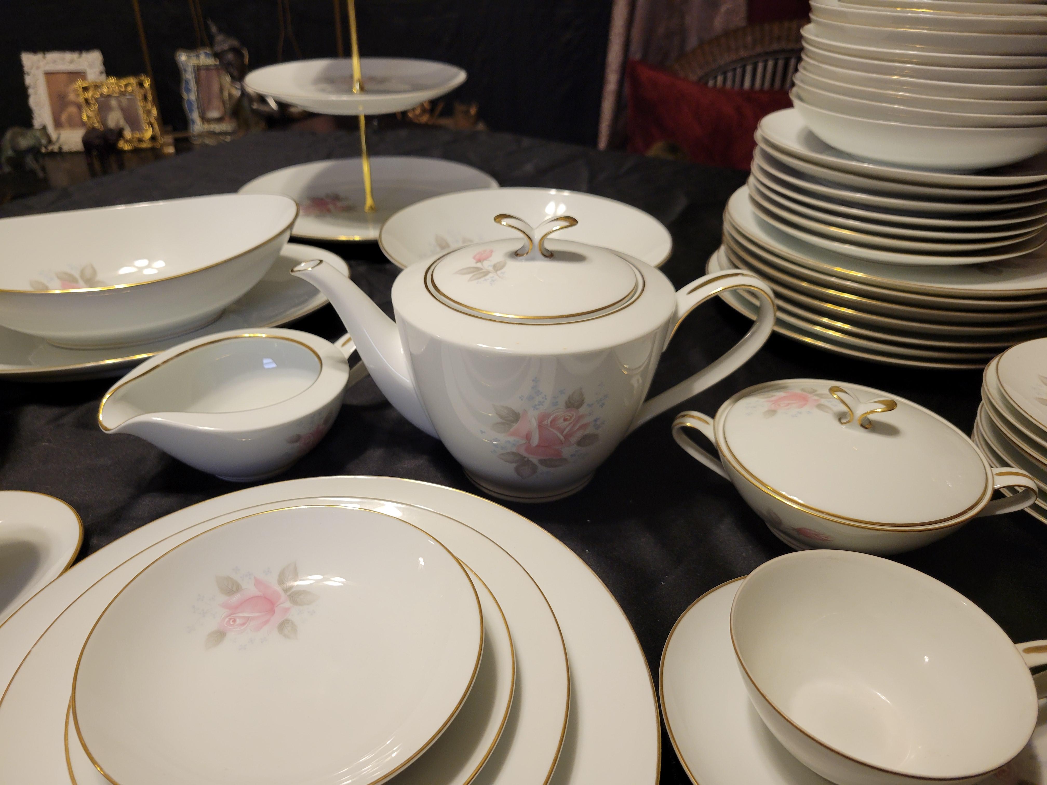 Vintage Noritake 'Roseville' Fine China Dining Set for 8 Persons - 79 Items For Sale 2