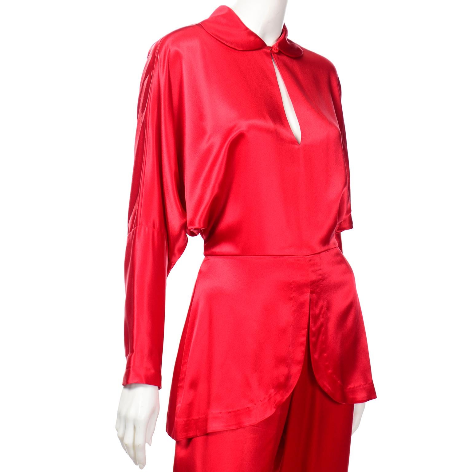 Vintage Norma Kamali Einteiliger Jumpsuit aus rotem Satin, 1980er Jahre Damen im Angebot