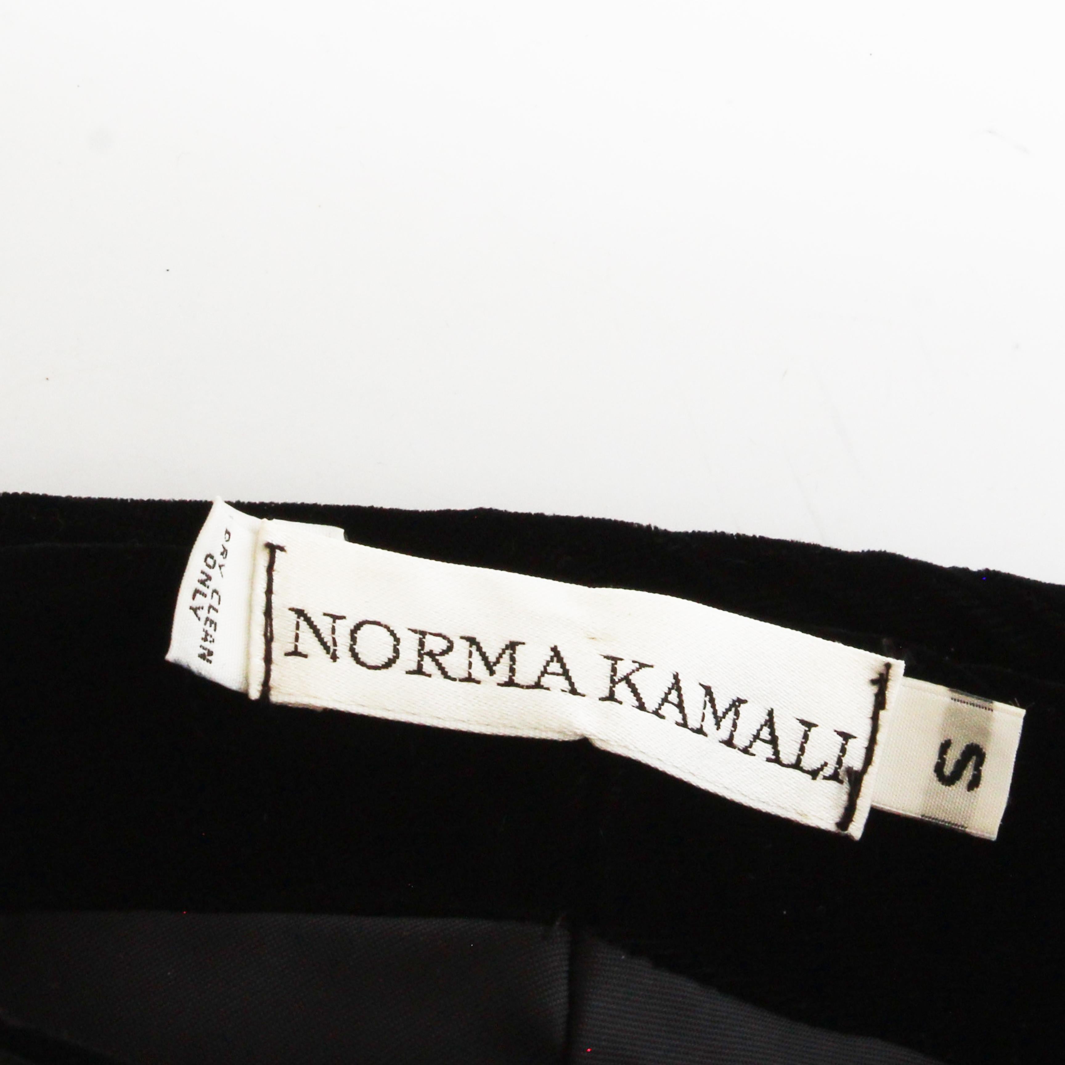 Vintage Norma Kamali Hut Schwarzer Samt Hohe Krempe Kosakenstil Selten 90er Größe S im Angebot 8