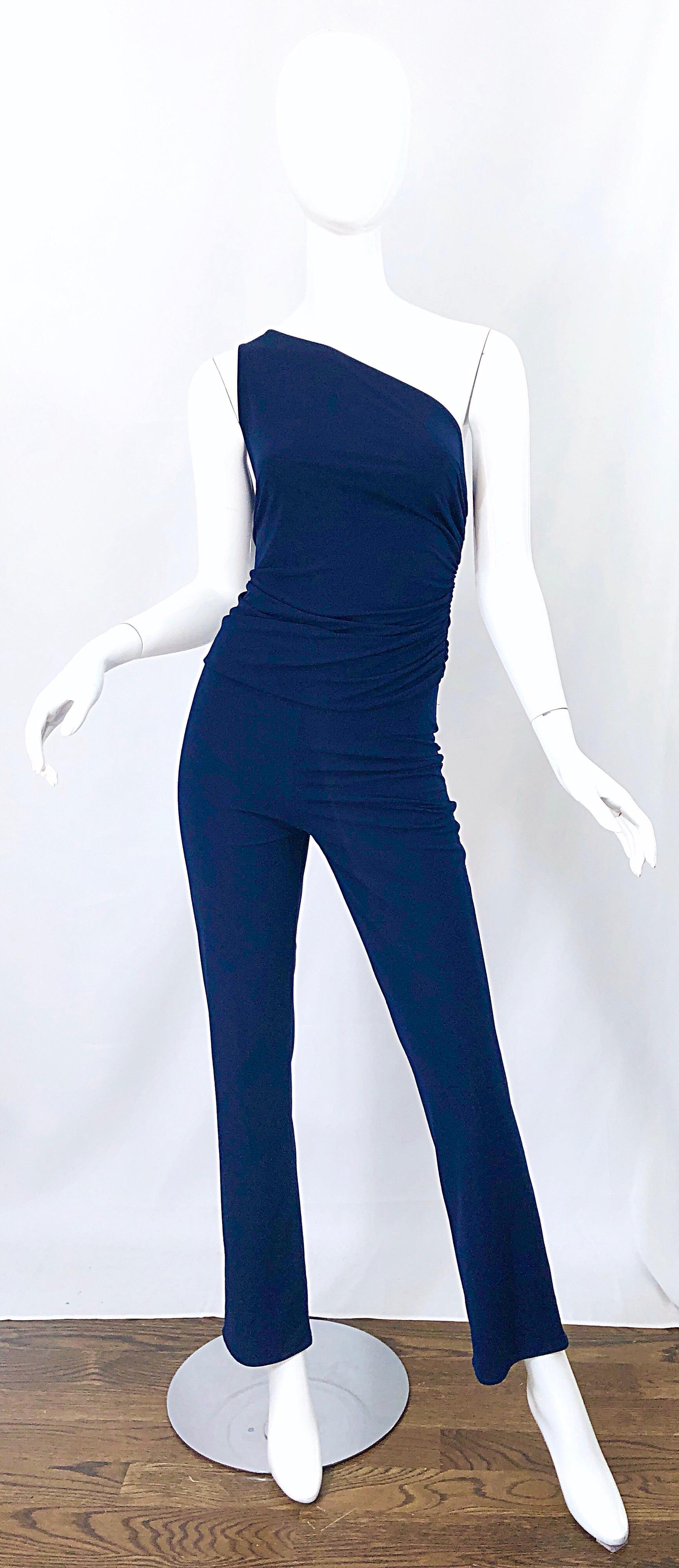 Erstaunlich Vintage NORMA KAMALI OMO frühen 1980er Jahren marineblau eine Schulter Top und trosuers! Sieht aus wie ein Jumpsuit, aber besser! Der weiche Stretch-Jersey passt sich der Figur an, und die Rüschendetails am Oberteil schmeicheln der