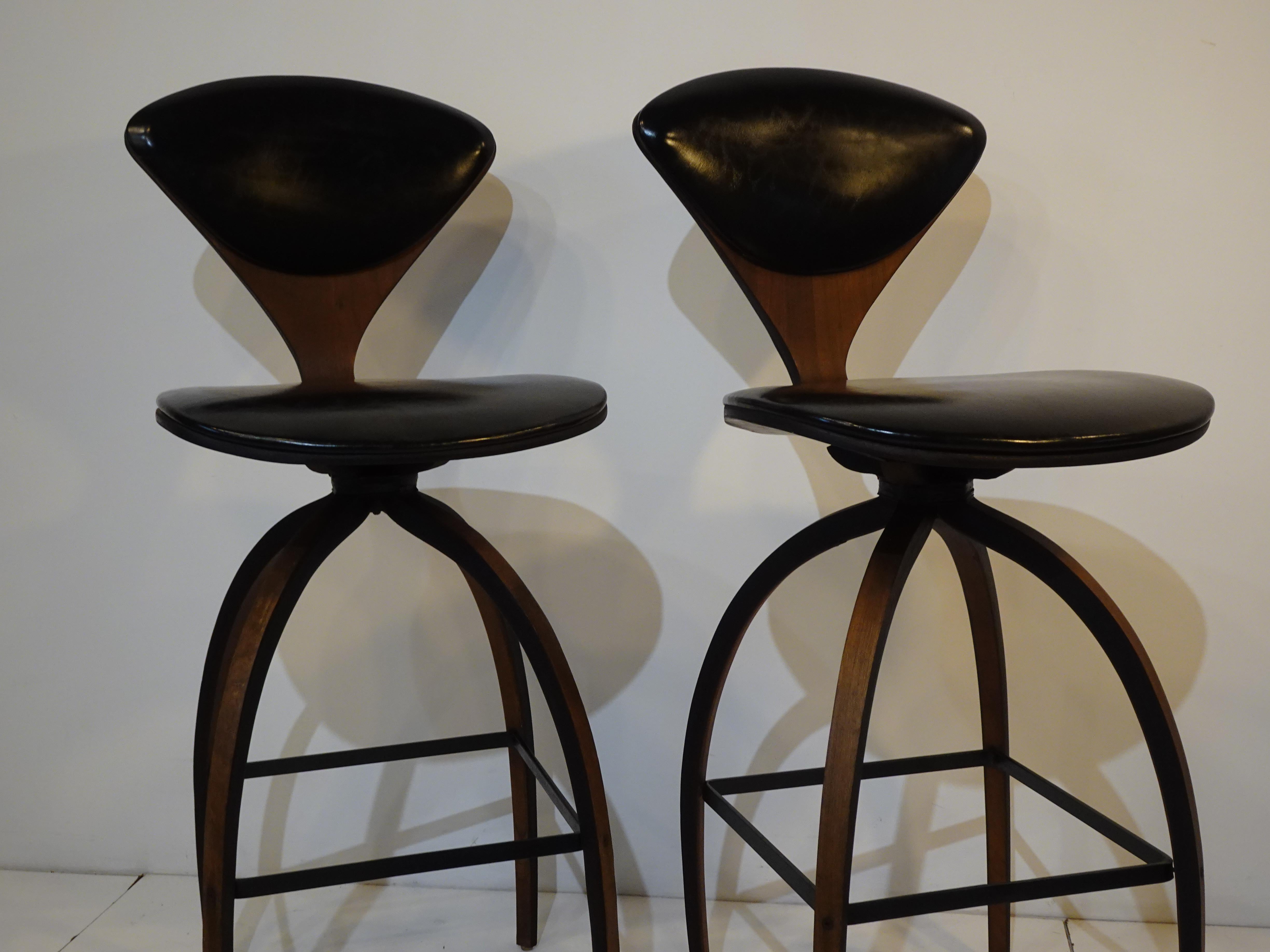 Mid-Century Modern Vintage Norman Cherner Swiveling Bar Stools for Plycraft