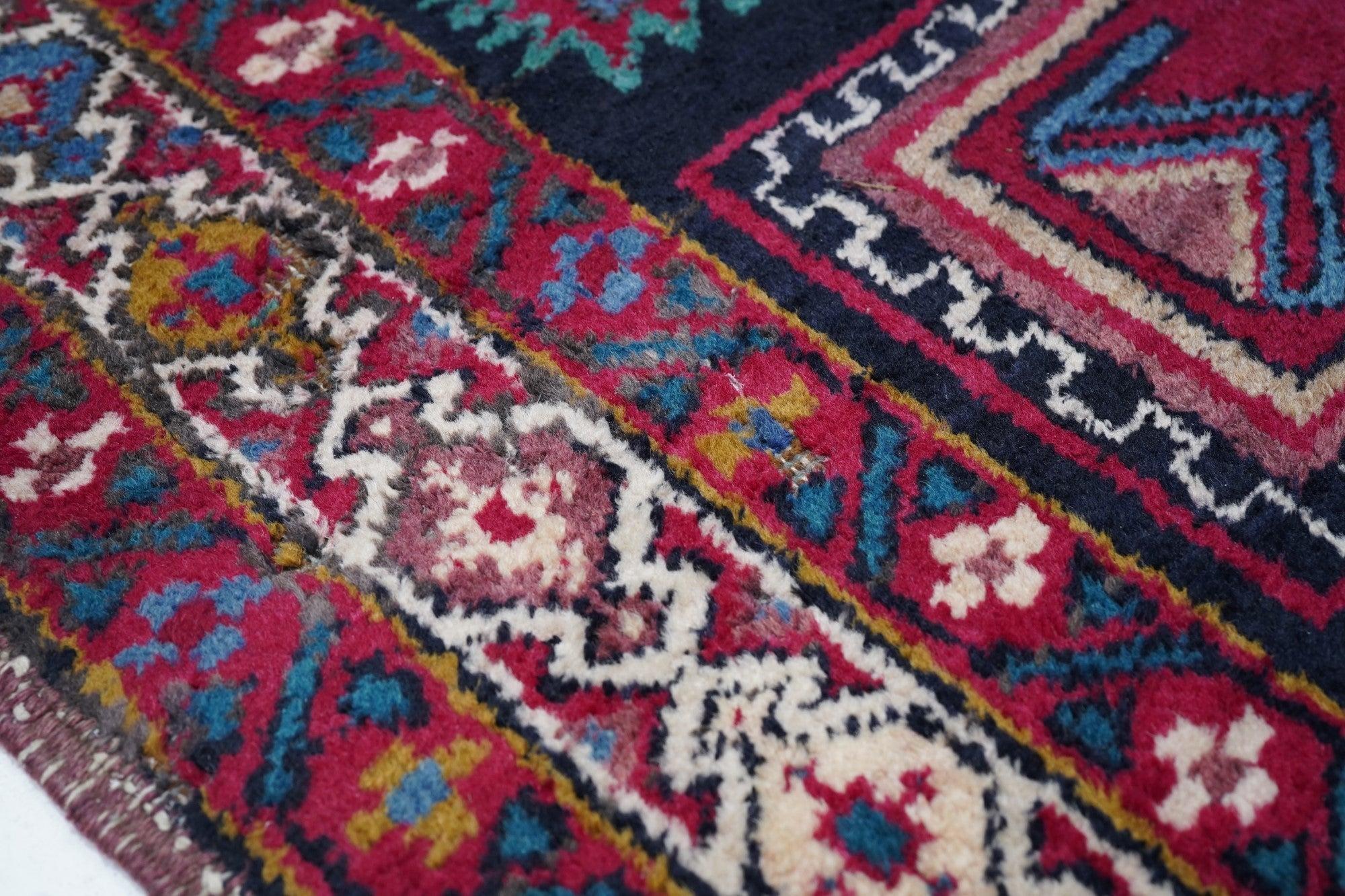 Vintage By Persiano Runner 3'4'' x 10'1'' In condizioni ottime in vendita a New York, NY