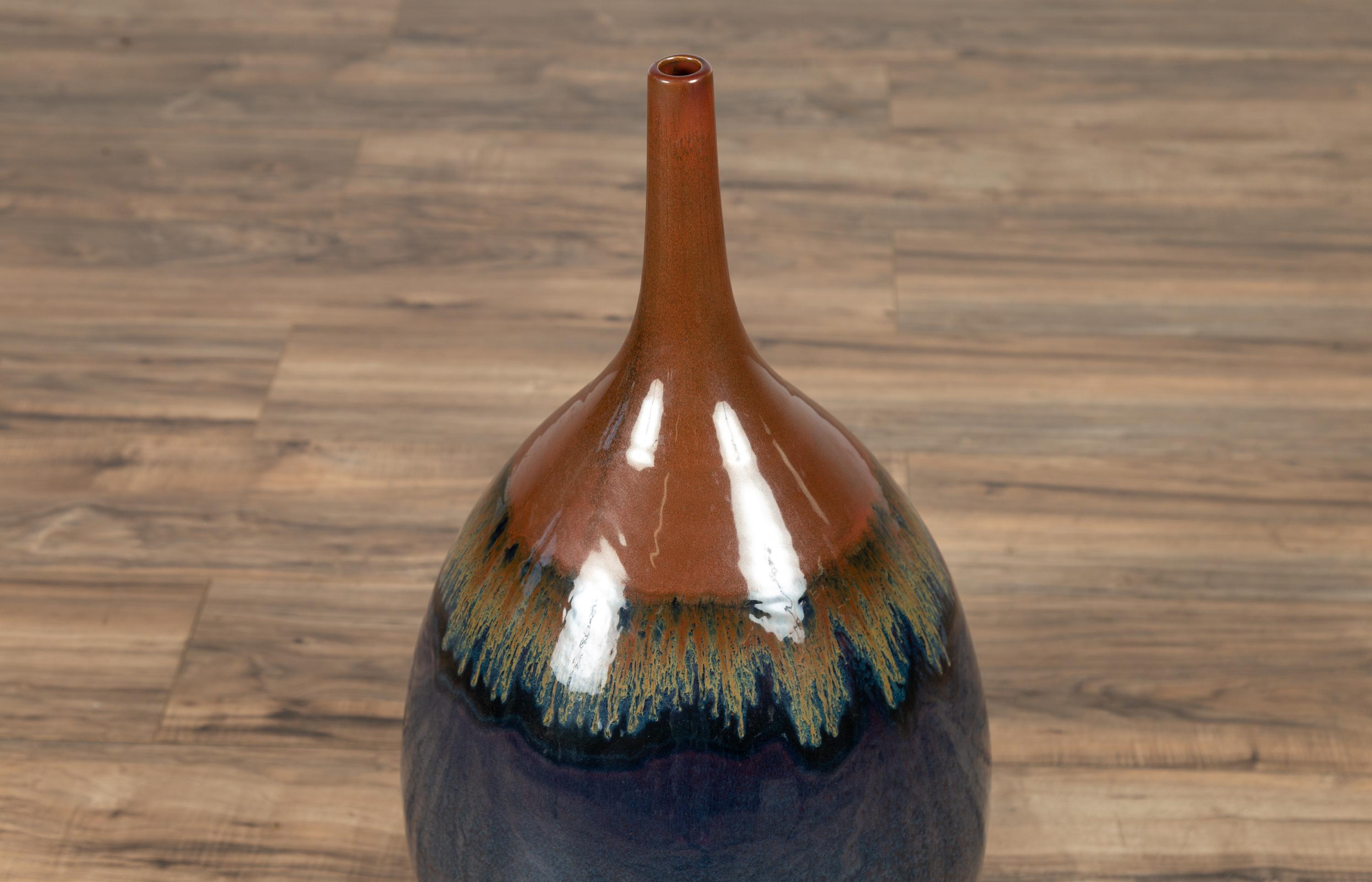 Smaltato Vaso in ceramica smaltata blu e marrone con effetti dorati, Vintage in vendita