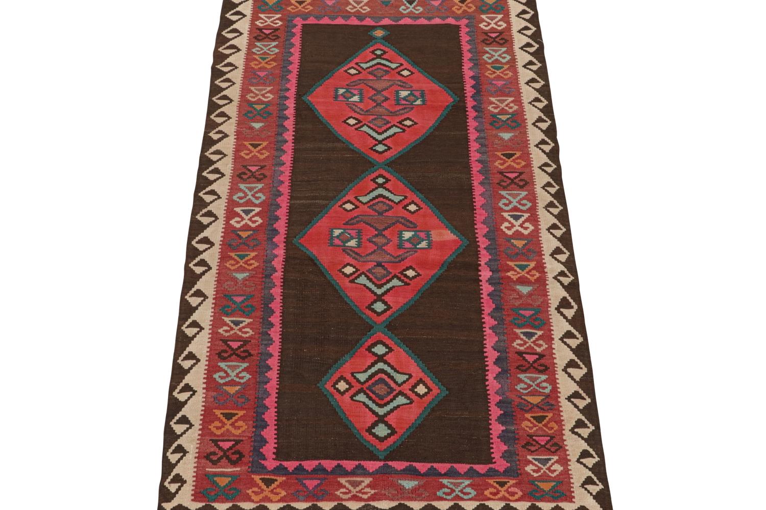 Vintage Northwest Persian Kilim in Brown with Red Medallions In Good Condition For Sale In Long Island City, NY