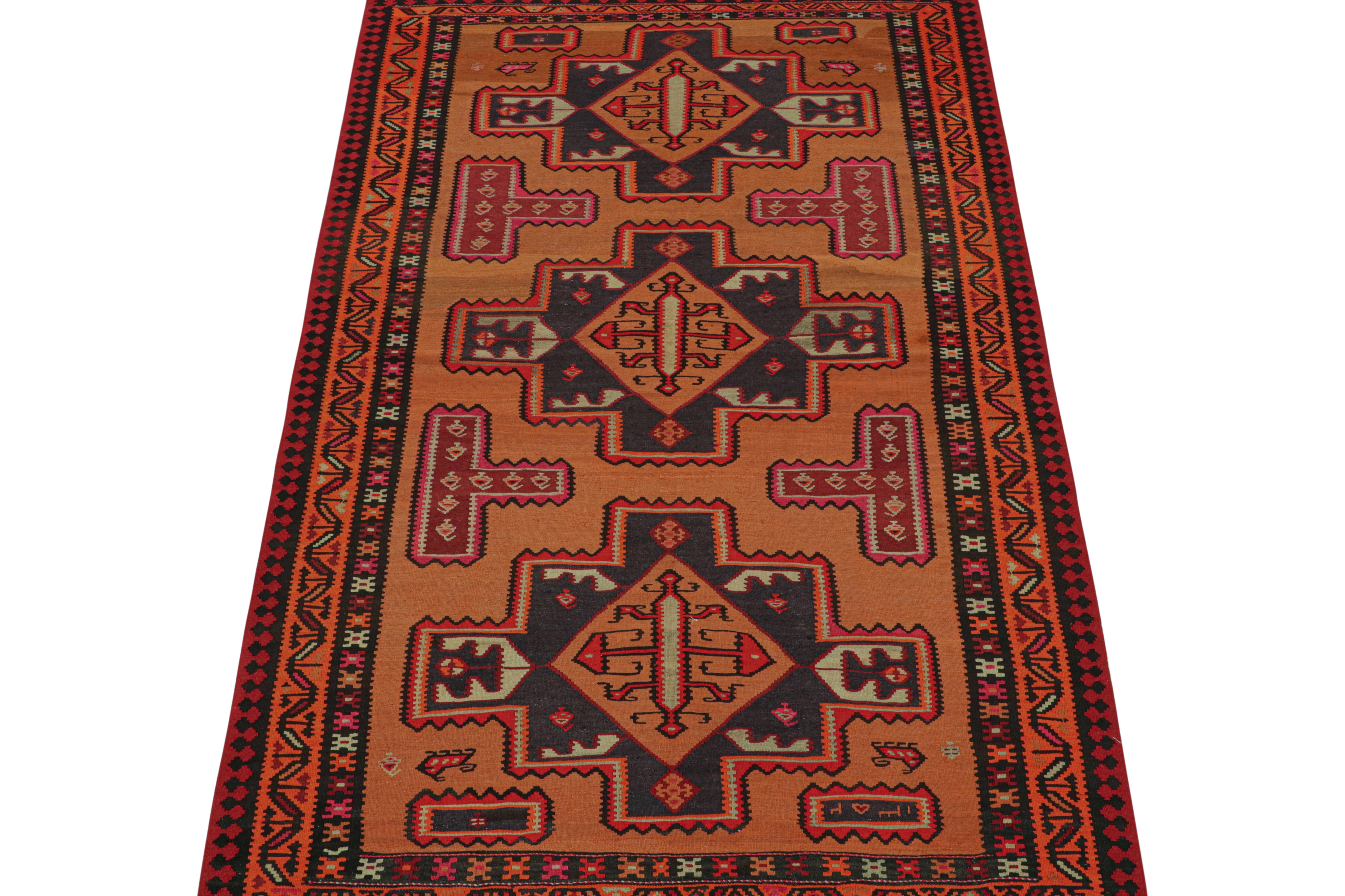 Vintage Northwest Persian Kilim in Orange with Medallions In Good Condition For Sale In Long Island City, NY