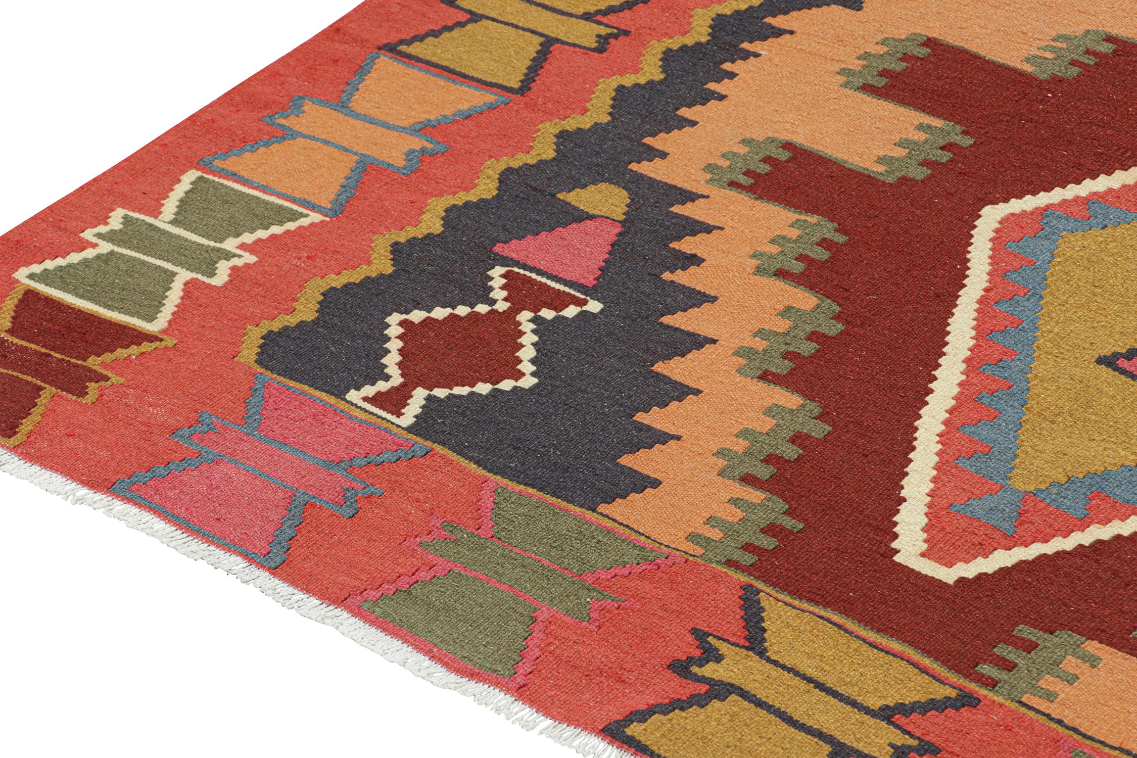 Nordwestlicher persischer Kelim in polychromen Medaillons von Teppich & Kilim (Handgeknüpft) im Angebot