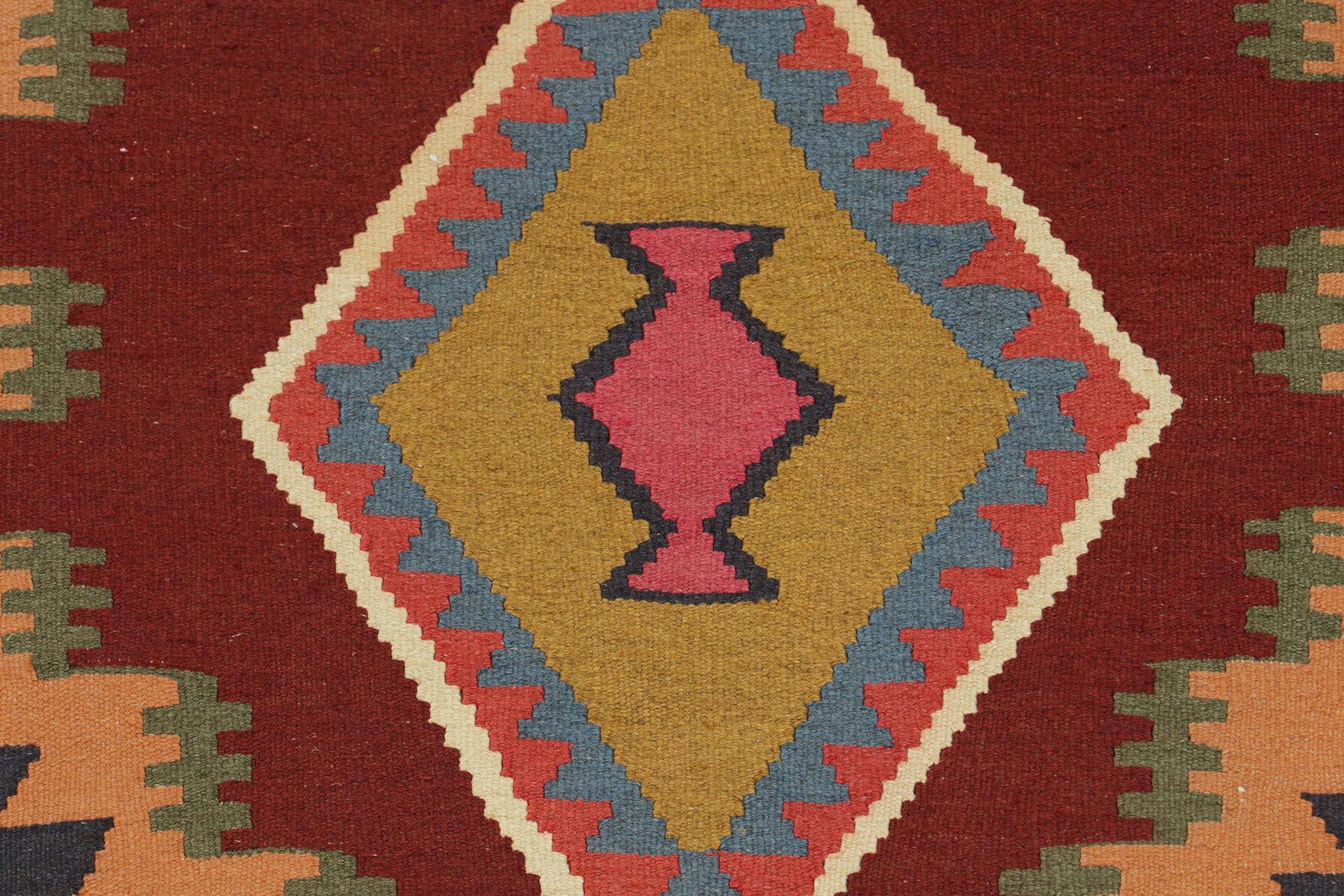 Nordwestlicher persischer Kelim in polychromen Medaillons von Teppich & Kilim im Zustand „Gut“ im Angebot in Long Island City, NY