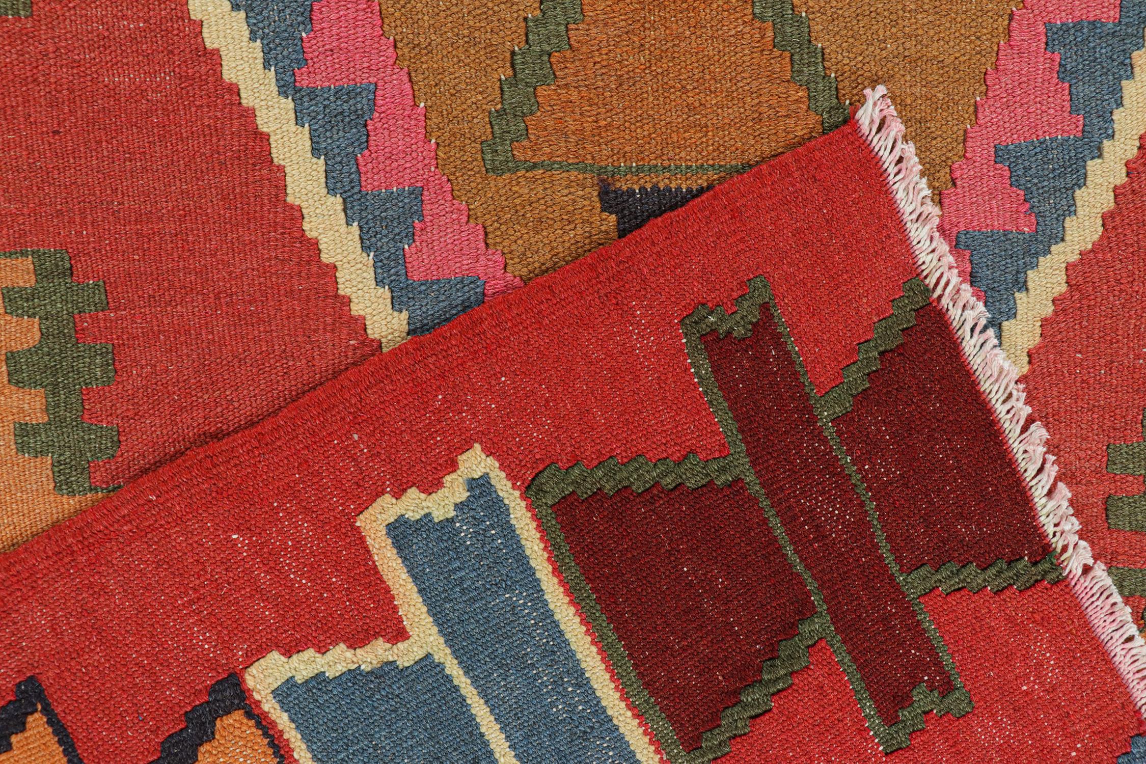 Nordwestlicher persischer Kelim in polychromen Medaillons von Teppich & Kilim (Mitte des 20. Jahrhunderts) im Angebot