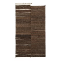 Nordwestlicher persischer Kelim in massivem Braun mit beigefarbenem Streifen von Teppich & Kilim