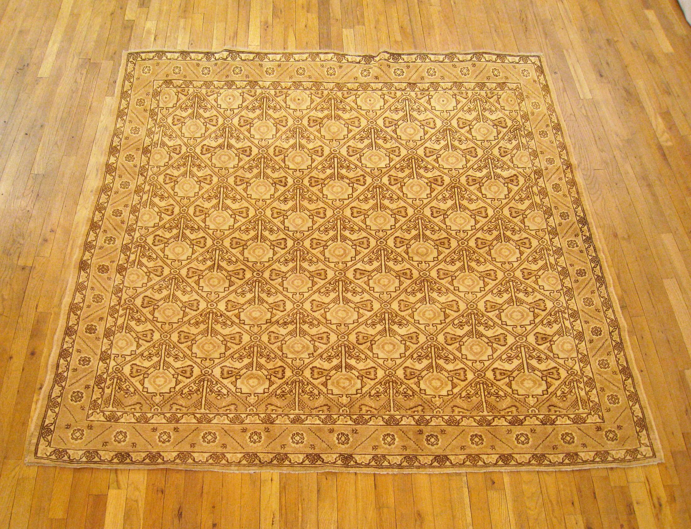 A vintage N.W. Persian oriental rug, size 6'8